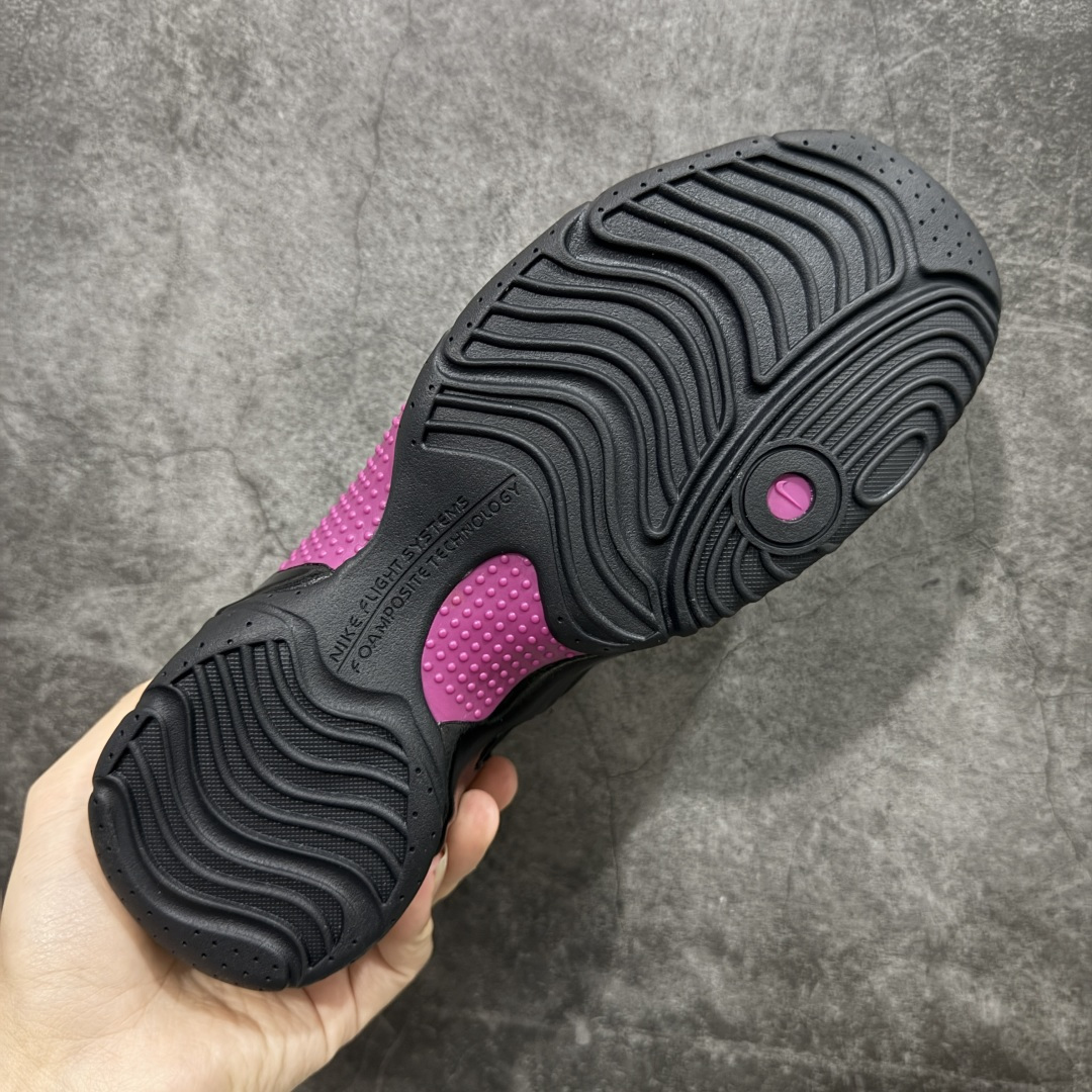 图片[9]-【莞顶纯原】Nike Air Flightposite One\”Carbon Fiber\”飞行风一代系列中帮休闲运动文化篮球鞋“黑粉黑风”碳板风一复刻版 345826-001 采用一次成型聚氨酯铸模脚型内膜鞋面材质 鞋垫嵌入前后掌ZOOM回弹缓震气垫 超大TPU模块组合耐磨橡胶大底❗️ 经典的全黑配色 Nike Air Flightposite 2014 “Carbon Fiber” 又将我们带回到那个难忘的年代。低调而奢华感十足的碳纤维纹路鞋面，经典的拉链式设计，在十多年后的今天，这款碳板风仍然颇具魅力，诸多细节值得细细品味。 尺码：38-44-选品中心