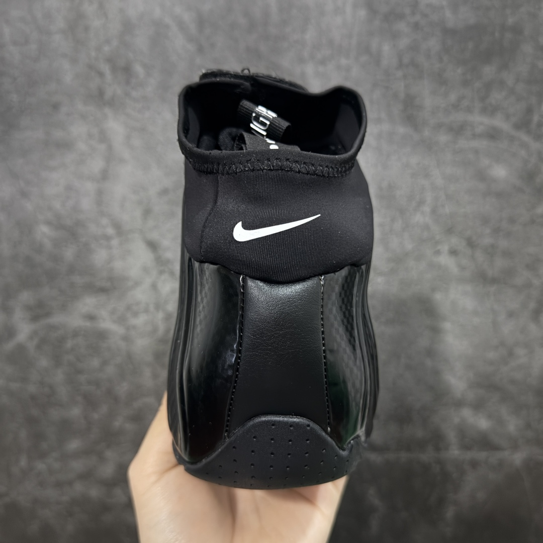 图片[4]-【莞顶纯原】Nike Air Flightposite One\”Carbon Fiber\”飞行风一代系列中帮休闲运动文化篮球鞋“碳板黑风”碳板风一复刻版 642307-001 采用一次成型聚氨酯铸模脚型内膜鞋面材质 鞋垫嵌入前后掌ZOOM回弹缓震气垫 超大TPU模块组合耐磨橡胶大底❗️ 经典的全黑配色 Nike Air Flightposite 2014 “Carbon Fiber” 又将我们带回到那个难忘的年代。低调而奢华感十足的碳纤维纹路鞋面，经典的拉链式设计，在十多年后的今天，这款碳板风仍然颇具魅力，诸多细节值得细细品味。 尺码：38-44-选品中心