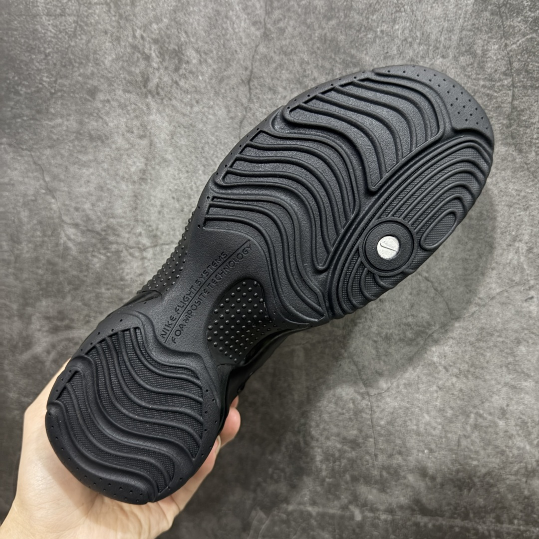 图片[9]-【莞顶纯原】Nike Air Flightposite One\”Carbon Fiber\”飞行风一代系列中帮休闲运动文化篮球鞋“碳板黑风”碳板风一复刻版 642307-001 采用一次成型聚氨酯铸模脚型内膜鞋面材质 鞋垫嵌入前后掌ZOOM回弹缓震气垫 超大TPU模块组合耐磨橡胶大底❗️ 经典的全黑配色 Nike Air Flightposite 2014 “Carbon Fiber” 又将我们带回到那个难忘的年代。低调而奢华感十足的碳纤维纹路鞋面，经典的拉链式设计，在十多年后的今天，这款碳板风仍然颇具魅力，诸多细节值得细细品味。 尺码：38-44-选品中心