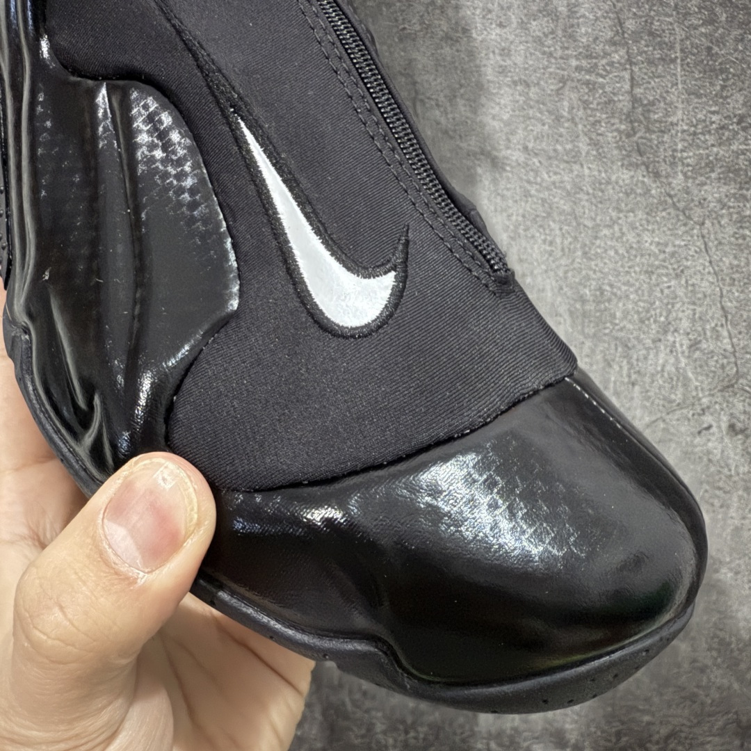 图片[4]-【莞顶纯原】Nike Air Flightposite One\”Carbon Fiber\”飞行风一代系列中帮休闲运动文化篮球鞋“碳板黑风”碳板风一复刻版 642307-001 采用一次成型聚氨酯铸模脚型内膜鞋面材质 鞋垫嵌入前后掌ZOOM回弹缓震气垫 超大TPU模块组合耐磨橡胶大底❗️ 经典的全黑配色 Nike Air Flightposite 2014 “Carbon Fiber” 又将我们带回到那个难忘的年代。低调而奢华感十足的碳纤维纹路鞋面，经典的拉链式设计，在十多年后的今天，这款碳板风仍然颇具魅力，诸多细节值得细细品味。 尺码：38-44-选品中心