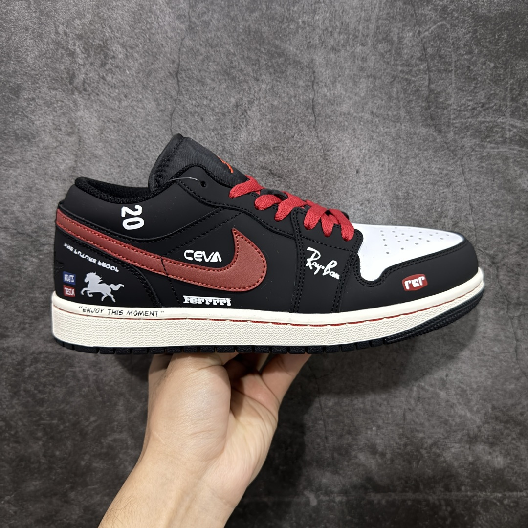 【定制球鞋】Jordan Air Jordan 1 aj1 low 玄黑驰驹 黑色 马年限定 礼盒 货号：553558-040 原鞋开发 原楦原纸板开发 全鞋电脑针车 原厂内置全掌气垫 原盒内在原标 唯一Zp原版鞋带绑法 免检产品 全新2022版型 全头层皮料 完美零毛边处理 原厂配置全掌气垫 价格定位良心 尺码：36 36.5 37 38 38.5 39 40 40.5 41 42 42.5 43 44 44.5 45 46-选品中心