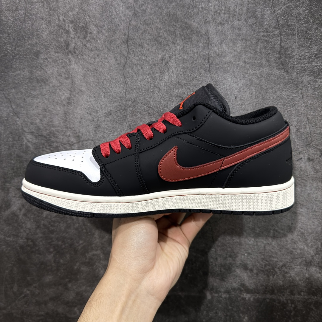 图片[2]-【定制球鞋】Jordan Air Jordan 1 aj1 low 玄黑驰驹 黑色 马年限定 礼盒 货号：553558-040 原鞋开发 原楦原纸板开发 全鞋电脑针车 原厂内置全掌气垫 原盒内在原标 唯一Zp原版鞋带绑法 免检产品 全新2022版型 全头层皮料 完美零毛边处理 原厂配置全掌气垫 价格定位良心 尺码：36 36.5 37 38 38.5 39 40 40.5 41 42 42.5 43 44 44.5 45 46-选品中心