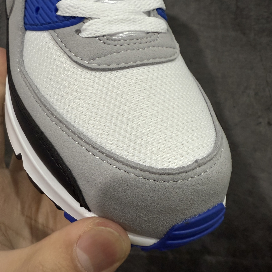 图片[5]-【Max纯原版】Nike Air Max 90 舒适 复古 合成革减震防滑透气 低帮 休闲跑步鞋 灰黑蓝 CD0881-102 顶级90款问市 开发数月 原版开发 多道QC质检 鞋型完美复刻 原厂级别工艺 正确色卡 正确气垫蓝光 正确大底 独家私模 采用进口头层牛皮拼接 定位高端市场 行业标杆工艺 尺码：39 40 40.5 41 42 42.5 43 44 44.5 45 46-选品中心