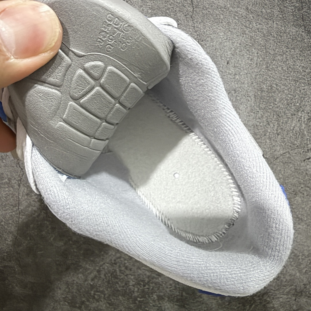 图片[9]-【Max纯原版】Nike Air Max 90 舒适 复古 合成革减震防滑透气 低帮 休闲跑步鞋 灰黑蓝 CD0881-102 顶级90款问市 开发数月 原版开发 多道QC质检 鞋型完美复刻 原厂级别工艺 正确色卡 正确气垫蓝光 正确大底 独家私模 采用进口头层牛皮拼接 定位高端市场 行业标杆工艺 尺码：39 40 40.5 41 42 42.5 43 44 44.5 45 46-选品中心