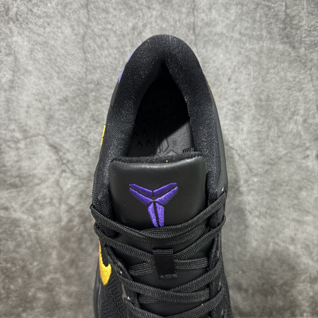 图片[8]-【CK纯原版】Nike Zoom Kobe Ⅷ System 科比8代低帮实战篮球鞋 鞋垫升级配备超厚PHYLON中底 前后掌部位搭载Zoom气垫单元 塑料碳纤维支撑中板 KOBE VII体系的速度模块配备了 PHYLON 中底和在前后掌部位的 Zoom气垫单元，提供快速响应的缓冲。同时，采用低帮弹力鞋口设计，使鞋子能够紧贴脚踝提供更好的支撑。速度模块采用贴合脚面的舒适包裹设计，摒弃传统的鞋舌和鞋内套，使球鞋更加轻质。 货号：HF9550-001 尺码：39-47.5-选品中心