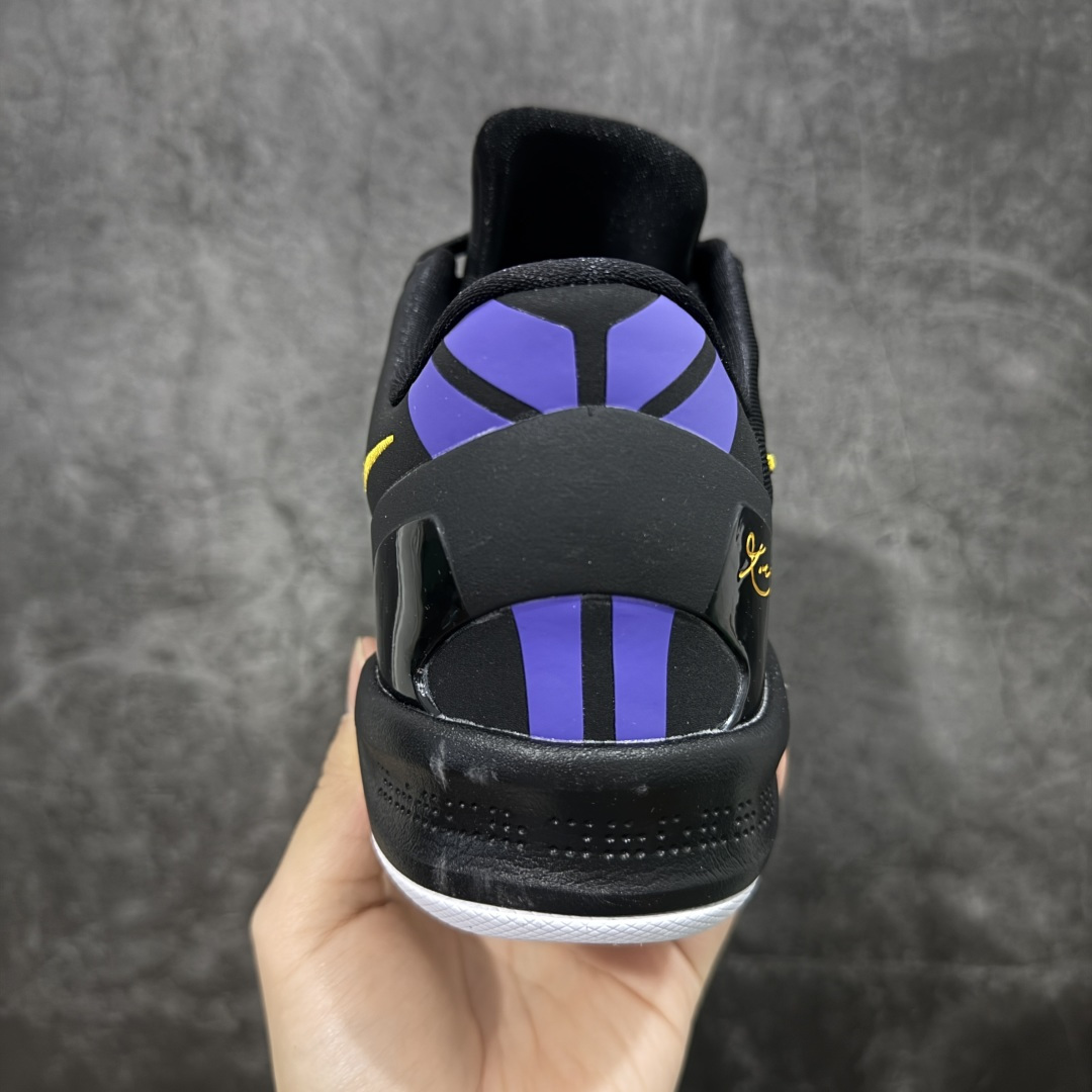 图片[4]-【CK纯原版】Nike Zoom Kobe Ⅷ System 科比8代低帮实战篮球鞋 鞋垫升级配备超厚PHYLON中底 前后掌部位搭载Zoom气垫单元 塑料碳纤维支撑中板 KOBE VII体系的速度模块配备了 PHYLON 中底和在前后掌部位的 Zoom气垫单元，提供快速响应的缓冲。同时，采用低帮弹力鞋口设计，使鞋子能够紧贴脚踝提供更好的支撑。速度模块采用贴合脚面的舒适包裹设计，摒弃传统的鞋舌和鞋内套，使球鞋更加轻质。 货号：HF9550-001 尺码：39-47.5-选品中心