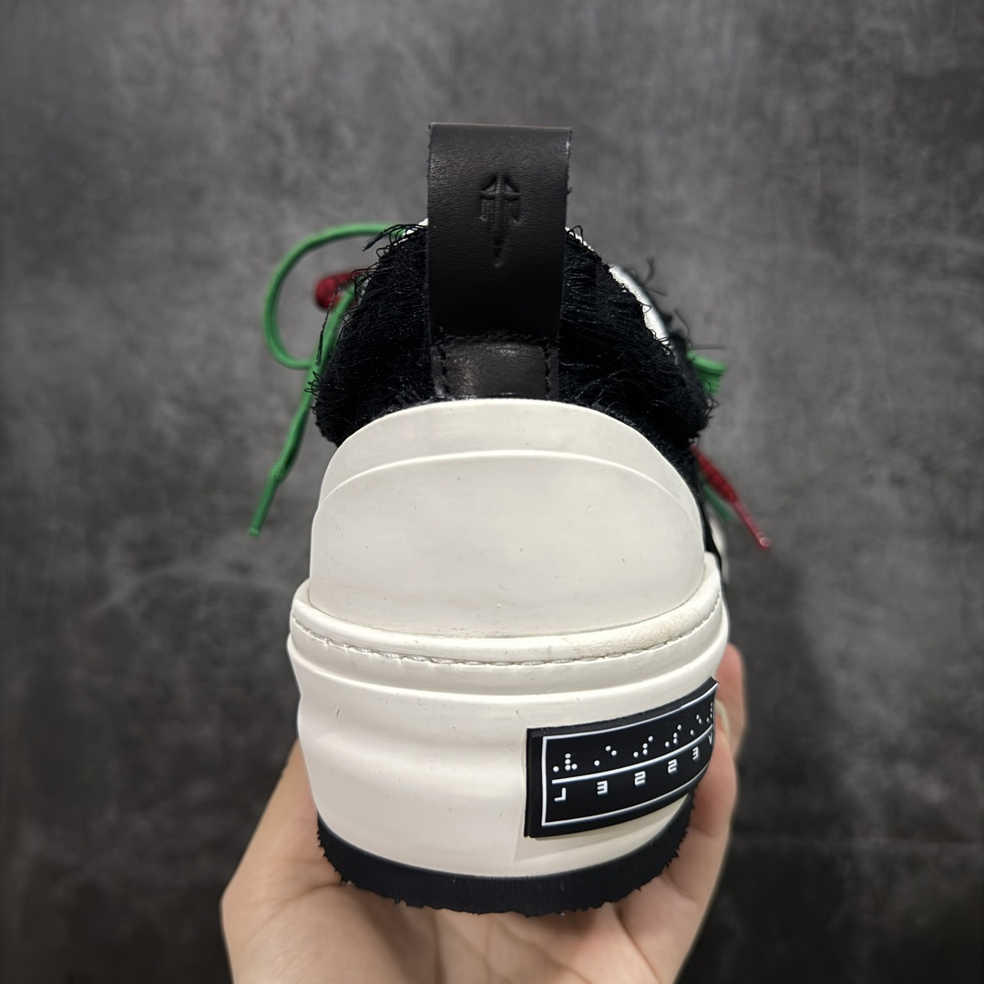 图片[4]-【莞顶礼盒版】xVESSEL × 吴建豪联名｜雪花酥Snowflake厚底增高板鞋】 ✨ #街头新宠 #甜酷有型 吴建豪亲自操刀设计，用「雪花酥」灵感颠覆传统板鞋基因！ 5cm隐形厚底暗藏心机，显高显腿长✔️ 软弹中底+防滑齿纹，暴走8小时不累脚👟 🎨 𝗖𝗢𝗖𝗛𝗼𝗜𝗰𝗲𝗿 三色狙击审美𝗧𝗼𝘁𝗽𝗼𝗶𝗻𝘁： ▫️「牛乳白」：软糯奶霜包裹鞋身，温柔狙击少女心 ▫️「奥利奥」：经典黑白漩涡纹，永不过时的𝗢𝘂𝘁𝗳𝗶𝘁𝗖位神器 ▫️「黑松露」：哑光麂皮𝗑金属细节，暗黑系𝗚𝗶𝗿𝗹𝗹𝗮𝘇必备𝗚𝗔𝗢级单品 🌟𝗗𝗲𝘀𝗶𝗴𝗻 𝗛𝗶𝗴𝗵𝗹𝗶𝗴𝗵𝘁： ✅解构式绑带𝗑异形后跟，每一步都踩在𝗧𝗼𝘁𝗽𝗼𝗶𝗻𝘁 ✅可拆卸雪花图腾配件，解锁𝟭𝟬𝟬𝟬+种穿搭姿势 ✅3M反光条暗藏𝗦𝗡𝗘𝗔𝗞𝗘𝗥𝗛𝗘𝗔𝗗彩蛋，夜行自带𝗙𝗼𝗰𝘂𝘀光效 尺码：35-45-选品中心