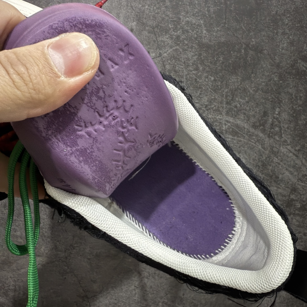 图片[8]-【莞顶礼盒版】xVESSEL × 吴建豪联名｜雪花酥Snowflake厚底增高板鞋】 ✨ #街头新宠 #甜酷有型 吴建豪亲自操刀设计，用「雪花酥」灵感颠覆传统板鞋基因！ 5cm隐形厚底暗藏心机，显高显腿长✔️ 软弹中底+防滑齿纹，暴走8小时不累脚👟 🎨 𝗖𝗢𝗖𝗛𝗼𝗜𝗰𝗲𝗿 三色狙击审美𝗧𝗼𝘁𝗽𝗼𝗶𝗻𝘁： ▫️「牛乳白」：软糯奶霜包裹鞋身，温柔狙击少女心 ▫️「奥利奥」：经典黑白漩涡纹，永不过时的𝗢𝘂𝘁𝗳𝗶𝘁𝗖位神器 ▫️「黑松露」：哑光麂皮𝗑金属细节，暗黑系𝗚𝗶𝗿𝗹𝗹𝗮𝘇必备𝗚𝗔𝗢级单品 🌟𝗗𝗲𝘀𝗶𝗴𝗻 𝗛𝗶𝗴𝗵𝗹𝗶𝗴𝗵𝘁： ✅解构式绑带𝗑异形后跟，每一步都踩在𝗧𝗼𝘁𝗽𝗼𝗶𝗻𝘁 ✅可拆卸雪花图腾配件，解锁𝟭𝟬𝟬𝟬+种穿搭姿势 ✅3M反光条暗藏𝗦𝗡𝗘𝗔𝗞𝗘𝗥𝗛𝗘𝗔𝗗彩蛋，夜行自带𝗙𝗼𝗰𝘂𝘀光效 尺码：35-45-选品中心