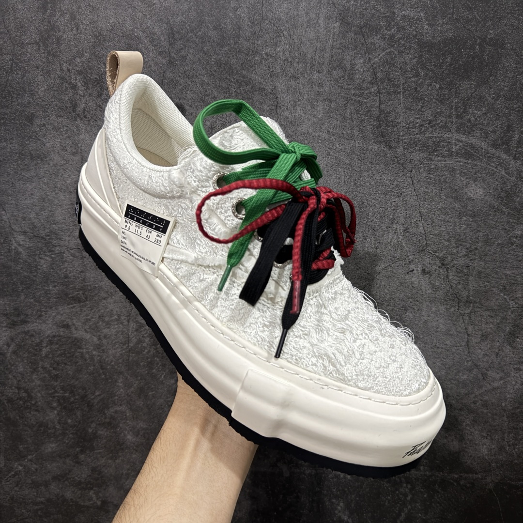 图片[3]-【莞顶礼盒版】xVESSEL × 吴建豪联名｜雪花酥Snowflake厚底增高板鞋】 ✨ #街头新宠 #甜酷有型 吴建豪亲自操刀设计，用「雪花酥」灵感颠覆传统板鞋基因！ 5cm隐形厚底暗藏心机，显高显腿长✔️ 软弹中底+防滑齿纹，暴走8小时不累脚👟 🎨 𝗖𝗢𝗖𝗛𝗼𝗜𝗰𝗲𝗿 三色狙击审美𝗧𝗼𝘁𝗽𝗼𝗶𝗻𝘁： ▫️「牛乳白」：软糯奶霜包裹鞋身，温柔狙击少女心 ▫️「奥利奥」：经典黑白漩涡纹，永不过时的𝗢𝘂𝘁𝗳𝗶𝘁𝗖位神器 ▫️「黑松露」：哑光麂皮𝗑金属细节，暗黑系𝗚𝗶𝗿𝗹𝗹𝗮𝘇必备𝗚𝗔𝗢级单品 🌟𝗗𝗲𝘀𝗶𝗴𝗻 𝗛𝗶𝗴𝗵𝗹𝗶𝗴𝗵𝘁： ✅解构式绑带𝗑异形后跟，每一步都踩在𝗧𝗼𝘁𝗽𝗼𝗶𝗻𝘁 ✅可拆卸雪花图腾配件，解锁𝟭𝟬𝟬𝟬+种穿搭姿势 ✅3M反光条暗藏𝗦𝗡𝗘𝗔𝗞𝗘𝗥𝗛𝗘𝗔𝗗彩蛋，夜行自带𝗙𝗼𝗰𝘂𝘀光效 尺码：35-45-选品中心