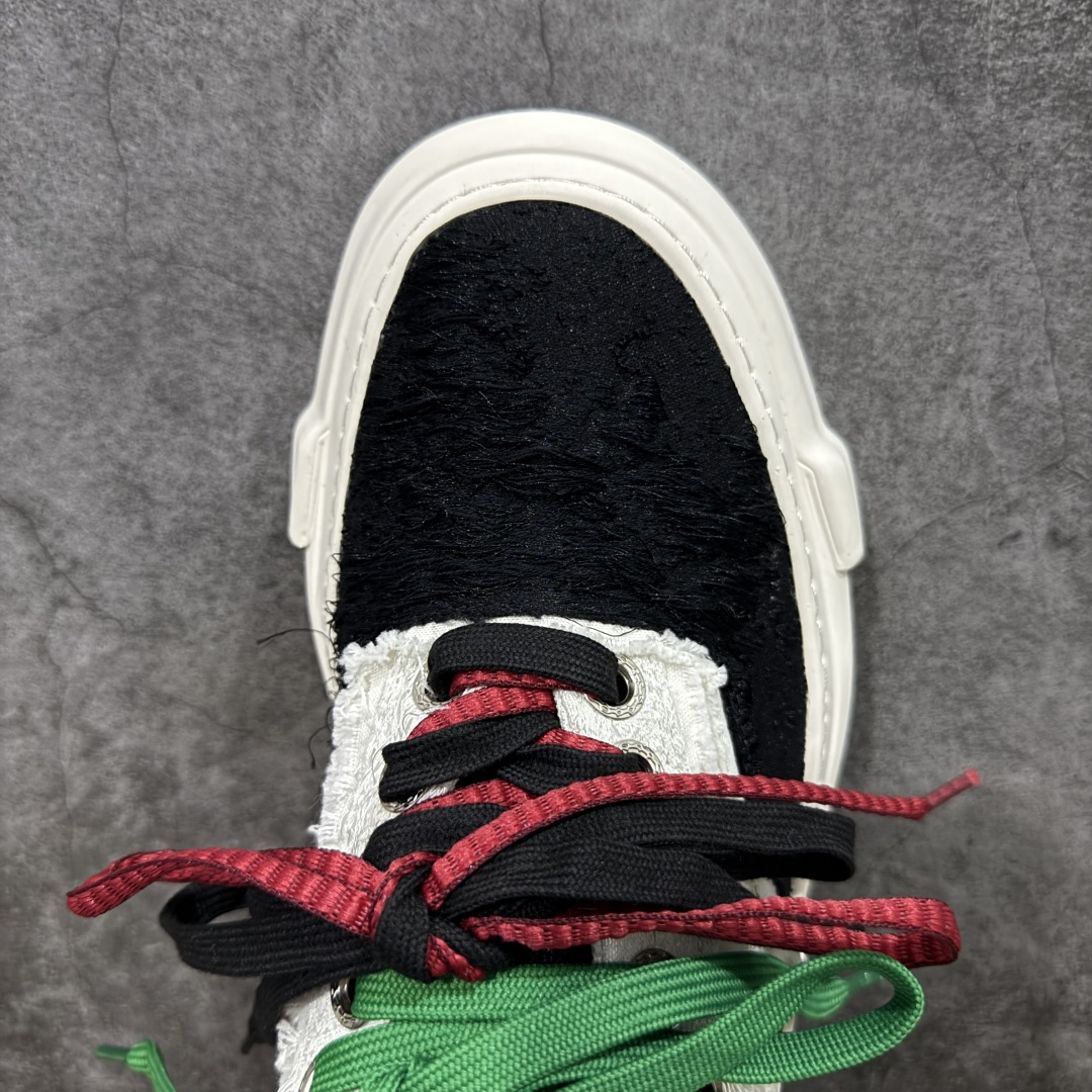 图片[5]-【莞顶礼盒版】xVESSEL × 吴建豪联名｜雪花酥Snowflake厚底增高板鞋】 ✨ #街头新宠 #甜酷有型 吴建豪亲自操刀设计，用「雪花酥」灵感颠覆传统板鞋基因！ 5cm隐形厚底暗藏心机，显高显腿长✔️ 软弹中底+防滑齿纹，暴走8小时不累脚👟 🎨 𝗖𝗢𝗖𝗛𝗼𝗜𝗰𝗲𝗿 三色狙击审美𝗧𝗼𝘁𝗽𝗼𝗶𝗻𝘁： ▫️「牛乳白」：软糯奶霜包裹鞋身，温柔狙击少女心 ▫️「奥利奥」：经典黑白漩涡纹，永不过时的𝗢𝘂𝘁𝗳𝗶𝘁𝗖位神器 ▫️「黑松露」：哑光麂皮𝗑金属细节，暗黑系𝗚𝗶𝗿𝗹𝗹𝗮𝘇必备𝗚𝗔𝗢级单品 🌟𝗗𝗲𝘀𝗶𝗴𝗻 𝗛𝗶𝗴𝗵𝗹𝗶𝗴𝗵𝘁： ✅解构式绑带𝗑异形后跟，每一步都踩在𝗧𝗼𝘁𝗽𝗼𝗶𝗻𝘁 ✅可拆卸雪花图腾配件，解锁𝟭𝟬𝟬𝟬+种穿搭姿势 ✅3M反光条暗藏𝗦𝗡𝗘𝗔𝗞𝗘𝗥𝗛𝗘𝗔𝗗彩蛋，夜行自带𝗙𝗼𝗰𝘂𝘀光效 尺码：35-45-选品中心