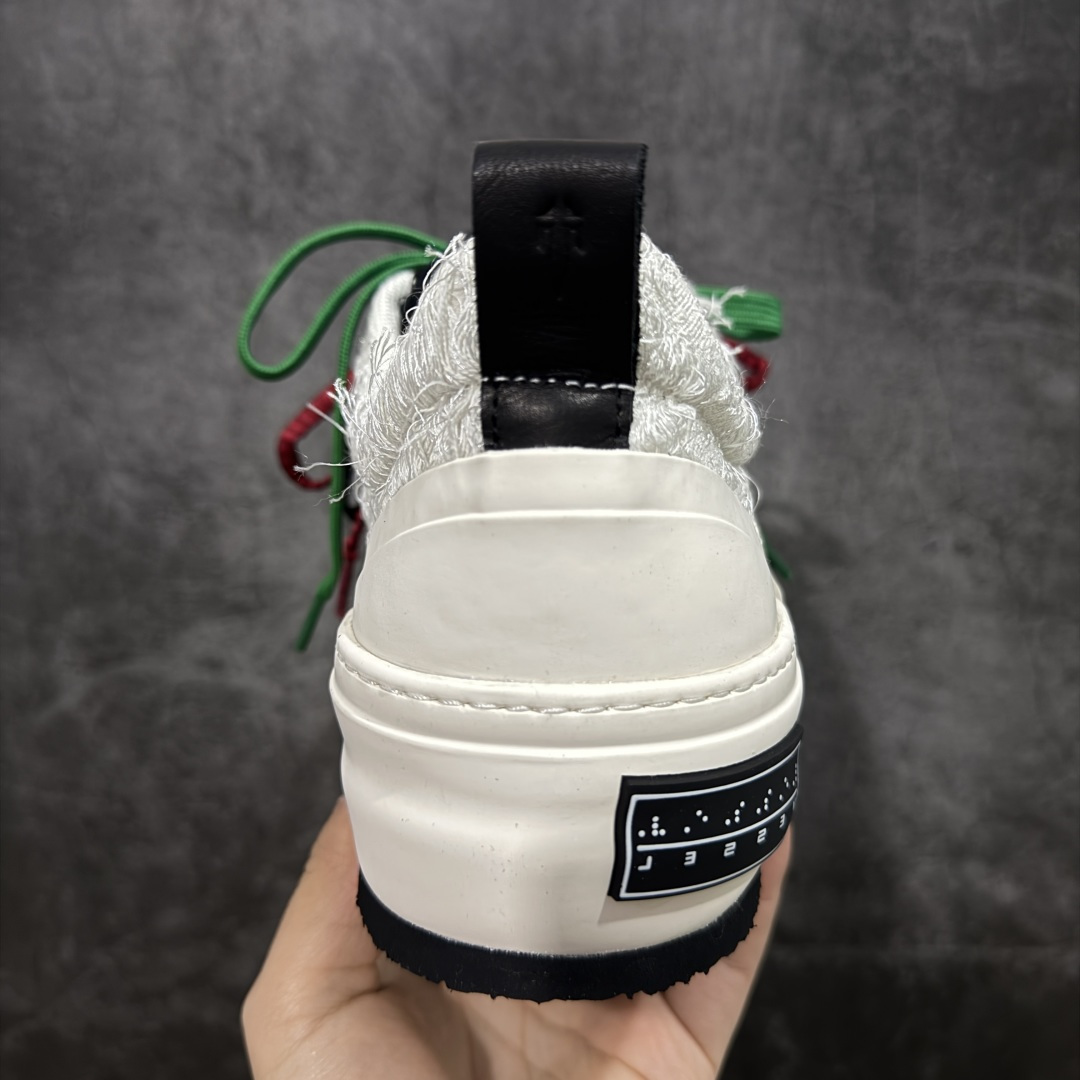 图片[4]-【莞顶礼盒版】xVESSEL × 吴建豪联名｜雪花酥Snowflake厚底增高板鞋】 ✨ #街头新宠 #甜酷有型 吴建豪亲自操刀设计，用「雪花酥」灵感颠覆传统板鞋基因！ 5cm隐形厚底暗藏心机，显高显腿长✔️ 软弹中底+防滑齿纹，暴走8小时不累脚👟 🎨 𝗖𝗢𝗖𝗛𝗼𝗜𝗰𝗲𝗿 三色狙击审美𝗧𝗼𝘁𝗽𝗼𝗶𝗻𝘁： ▫️「牛乳白」：软糯奶霜包裹鞋身，温柔狙击少女心 ▫️「奥利奥」：经典黑白漩涡纹，永不过时的𝗢𝘂𝘁𝗳𝗶𝘁𝗖位神器 ▫️「黑松露」：哑光麂皮𝗑金属细节，暗黑系𝗚𝗶𝗿𝗹𝗹𝗮𝘇必备𝗚𝗔𝗢级单品 🌟𝗗𝗲𝘀𝗶𝗴𝗻 𝗛𝗶𝗴𝗵𝗹𝗶𝗴𝗵𝘁： ✅解构式绑带𝗑异形后跟，每一步都踩在𝗧𝗼𝘁𝗽𝗼𝗶𝗻𝘁 ✅可拆卸雪花图腾配件，解锁𝟭𝟬𝟬𝟬+种穿搭姿势 ✅3M反光条暗藏𝗦𝗡𝗘𝗔𝗞𝗘𝗥𝗛𝗘𝗔𝗗彩蛋，夜行自带𝗙𝗼𝗰𝘂𝘀光效 尺码：35-45-选品中心