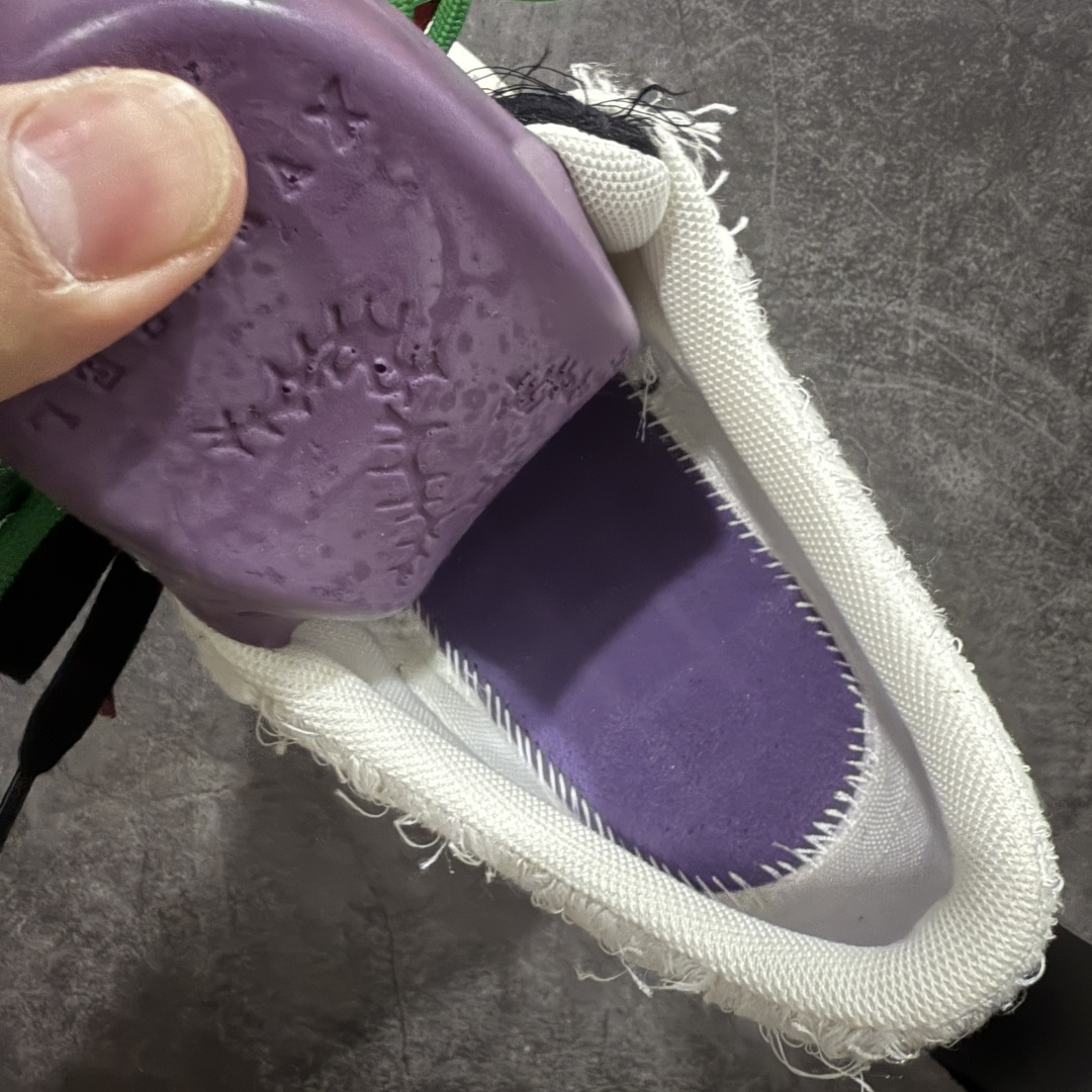 图片[8]-【莞顶礼盒版】xVESSEL × 吴建豪联名｜雪花酥Snowflake厚底增高板鞋】 ✨ #街头新宠 #甜酷有型 吴建豪亲自操刀设计，用「雪花酥」灵感颠覆传统板鞋基因！ 5cm隐形厚底暗藏心机，显高显腿长✔️ 软弹中底+防滑齿纹，暴走8小时不累脚👟 🎨 𝗖𝗢𝗖𝗛𝗼𝗜𝗰𝗲𝗿 三色狙击审美𝗧𝗼𝘁𝗽𝗼𝗶𝗻𝘁： ▫️「牛乳白」：软糯奶霜包裹鞋身，温柔狙击少女心 ▫️「奥利奥」：经典黑白漩涡纹，永不过时的𝗢𝘂𝘁𝗳𝗶𝘁𝗖位神器 ▫️「黑松露」：哑光麂皮𝗑金属细节，暗黑系𝗚𝗶𝗿𝗹𝗹𝗮𝘇必备𝗚𝗔𝗢级单品 🌟𝗗𝗲𝘀𝗶𝗴𝗻 𝗛𝗶𝗴𝗵𝗹𝗶𝗴𝗵𝘁： ✅解构式绑带𝗑异形后跟，每一步都踩在𝗧𝗼𝘁𝗽𝗼𝗶𝗻𝘁 ✅可拆卸雪花图腾配件，解锁𝟭𝟬𝟬𝟬+种穿搭姿势 ✅3M反光条暗藏𝗦𝗡𝗘𝗔𝗞𝗘𝗥𝗛𝗘𝗔𝗗彩蛋，夜行自带𝗙𝗼𝗰𝘂𝘀光效 尺码：35-45-选品中心