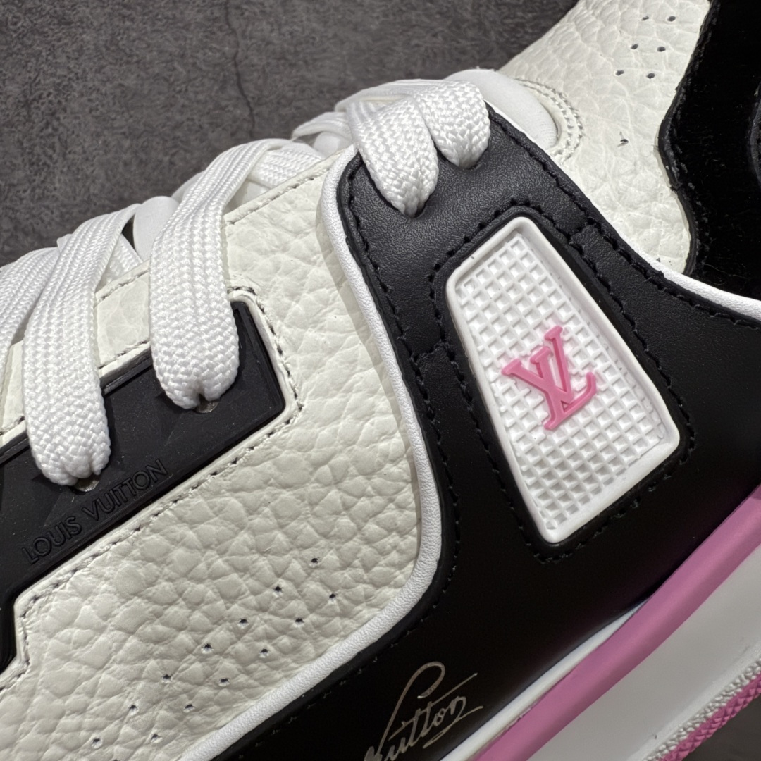 图片[5]-【天花板/Goat版】 市场最强版 没有之一的存在💪🏻 Louis Vuitton LV Trainer 系列全新版上架 手里有正品的可以对比下🆚懂货的看细节‼️ 此版品质是市场从未达到的新高度！ 整体版型 皮料 牛仔布的色差 压花纹路清晰度 后跟版型等等 都可以自行对比[机智]吊打市场所有货，怒甩十条街的那种，直接来正品对比图🆚，欢迎拿市场各大工厂的货来对比！ 尺码：35-45码-选品中心