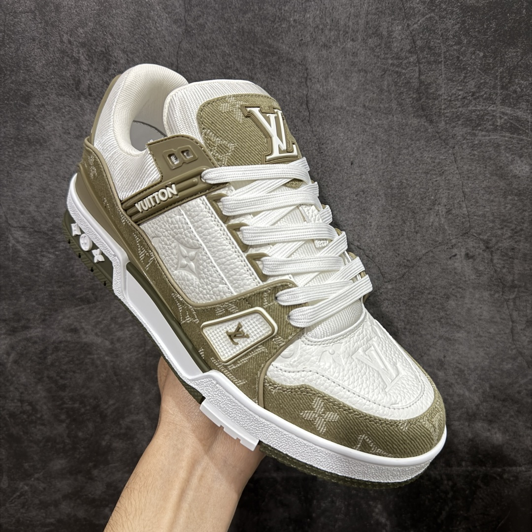 图片[3]-【天花板/Goat版】 市场最强版 没有之一的存在💪🏻 Louis Vuitton LV Trainer 系列全新版上架 手里有正品的可以对比下🆚懂货的看细节‼️ 此版品质是市场从未达到的新高度！ 整体版型 皮料 牛仔布的色差 压花纹路清晰度 后跟版型等等 都可以自行对比[机智]吊打市场所有货，怒甩十条街的那种，直接来正品对比图🆚，欢迎拿市场各大工厂的货来对比！ 尺码：35-45码-选品中心