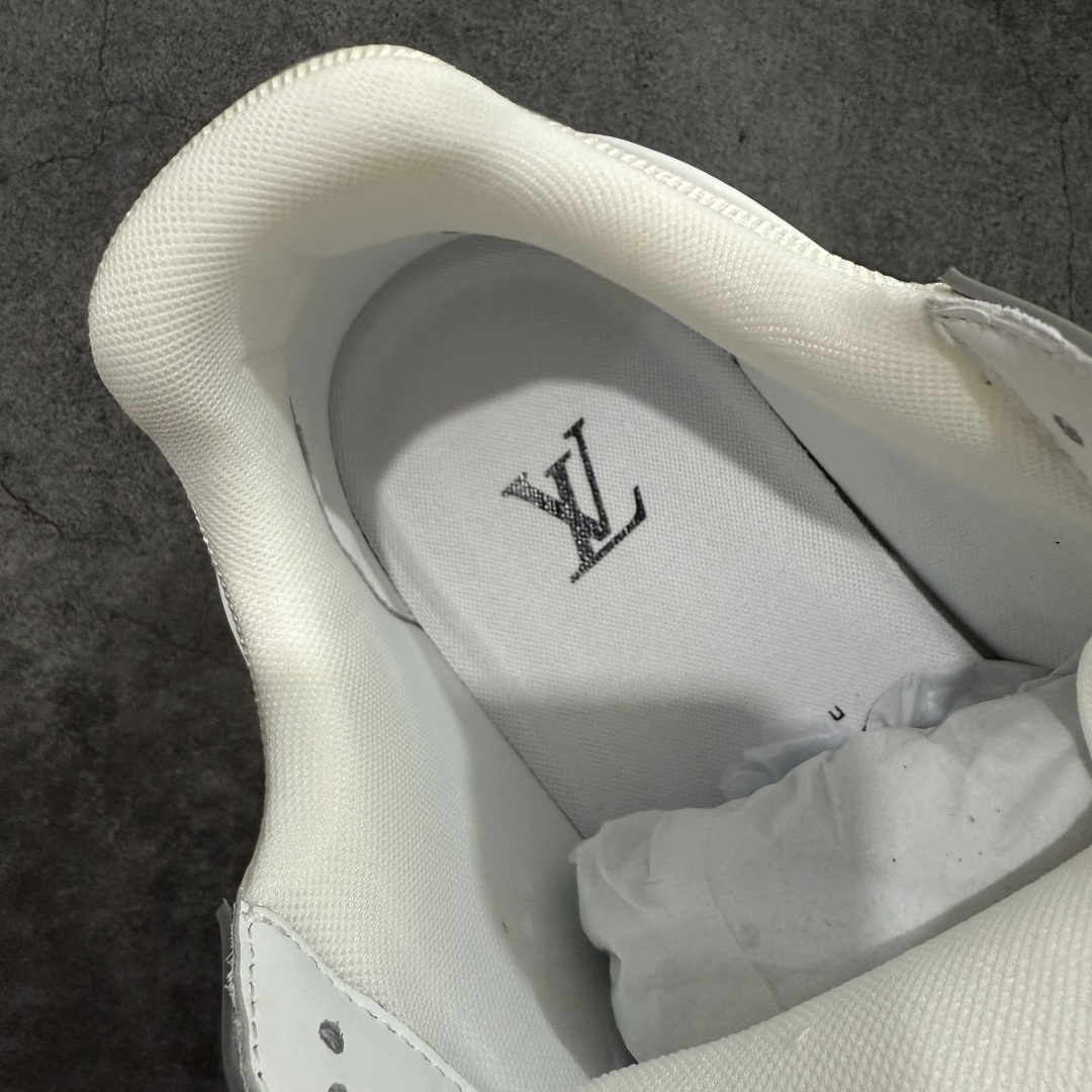 图片[8]-【天花板/Goat版】 市场最强版 没有之一的存在💪🏻 Louis Vuitton LV Trainer 系列全新版上架 手里有正品的可以对比下🆚懂货的看细节‼️ 此版品质是市场从未达到的新高度！ 整体版型 皮料 牛仔布的色差 压花纹路清晰度 后跟版型等等 都可以自行对比[机智]吊打市场所有货，怒甩十条街的那种，直接来正品对比图🆚，欢迎拿市场各大工厂的货来对比！ 尺码：35-45码-选品中心