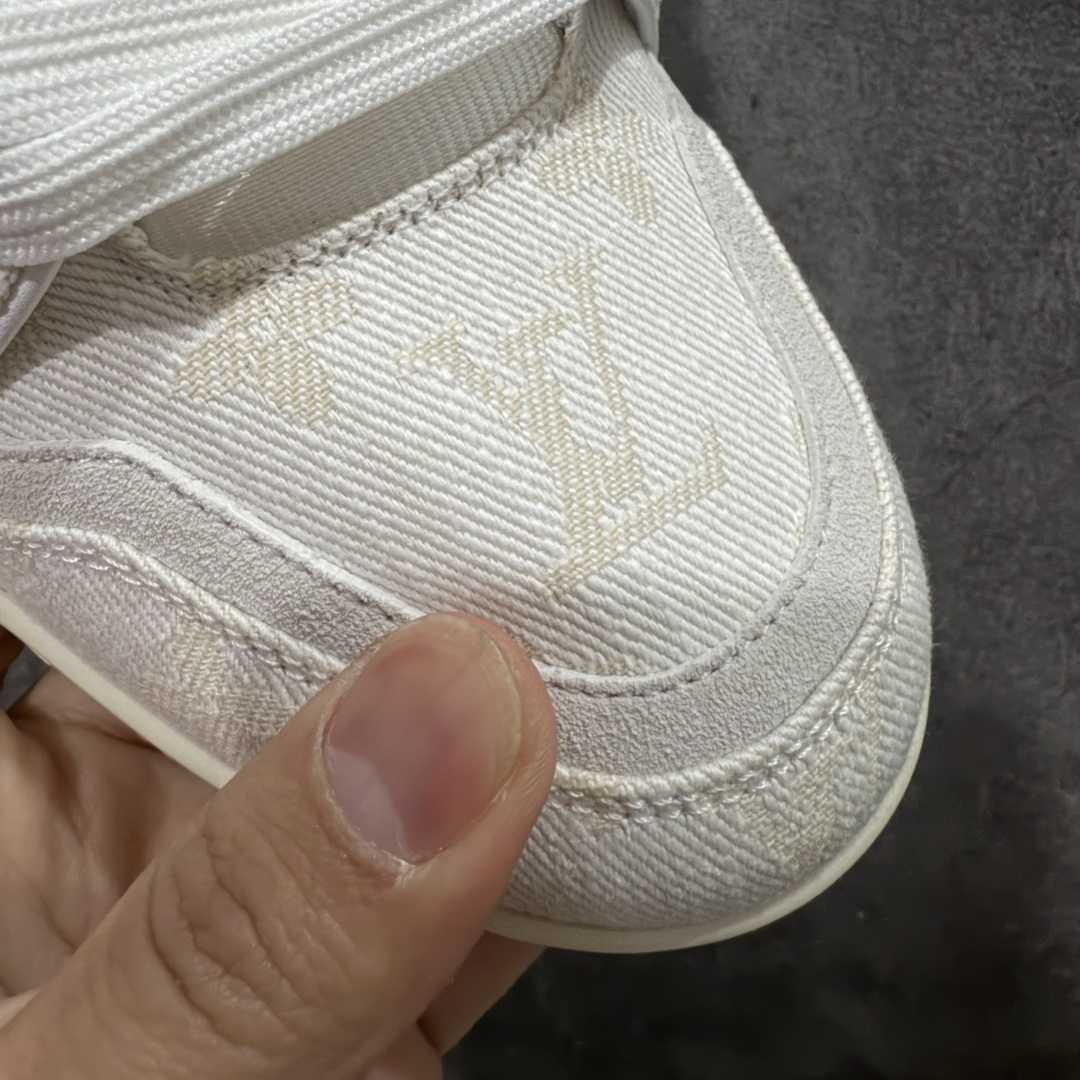 图片[5]-【天花板/Goat版】 市场最强版 没有之一的存在💪🏻 Louis Vuitton LV Trainer 系列全新版上架 手里有正品的可以对比下🆚懂货的看细节‼️ 此版品质是市场从未达到的新高度！ 整体版型 皮料 牛仔布的色差 压花纹路清晰度 后跟版型等等 都可以自行对比[机智]吊打市场所有货，怒甩十条街的那种，直接来正品对比图🆚，欢迎拿市场各大工厂的货来对比！ 尺码：35-45码-选品中心