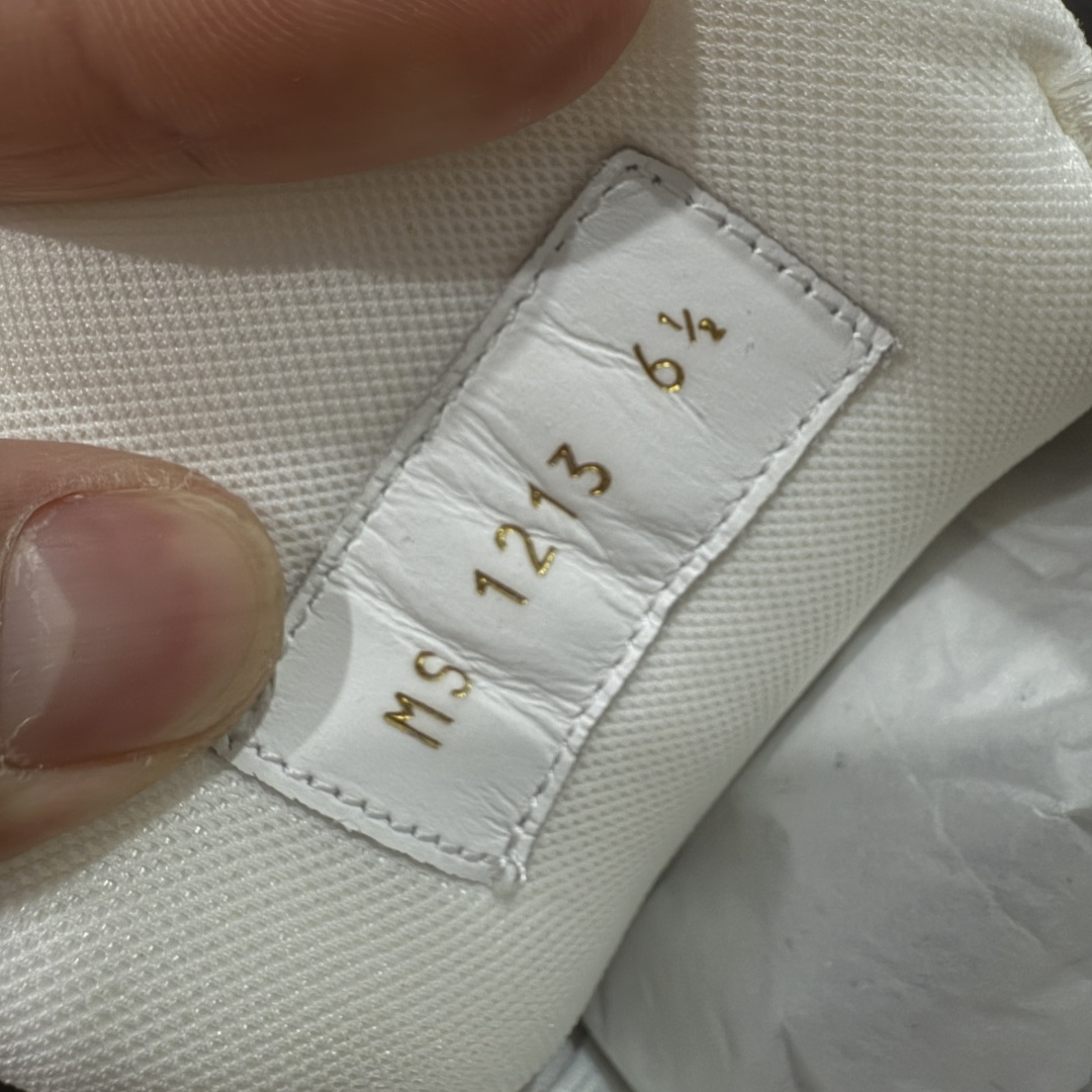 图片[7]-【天花板/Goat版】 市场最强版 没有之一的存在💪🏻 Louis Vuitton LV Trainer 系列全新版上架 手里有正品的可以对比下🆚懂货的看细节‼️ 此版品质是市场从未达到的新高度！ 整体版型 皮料 牛仔布的色差 压花纹路清晰度 后跟版型等等 都可以自行对比[机智]吊打市场所有货，怒甩十条街的那种，直接来正品对比图🆚，欢迎拿市场各大工厂的货来对比！ 尺码：35-45码-选品中心