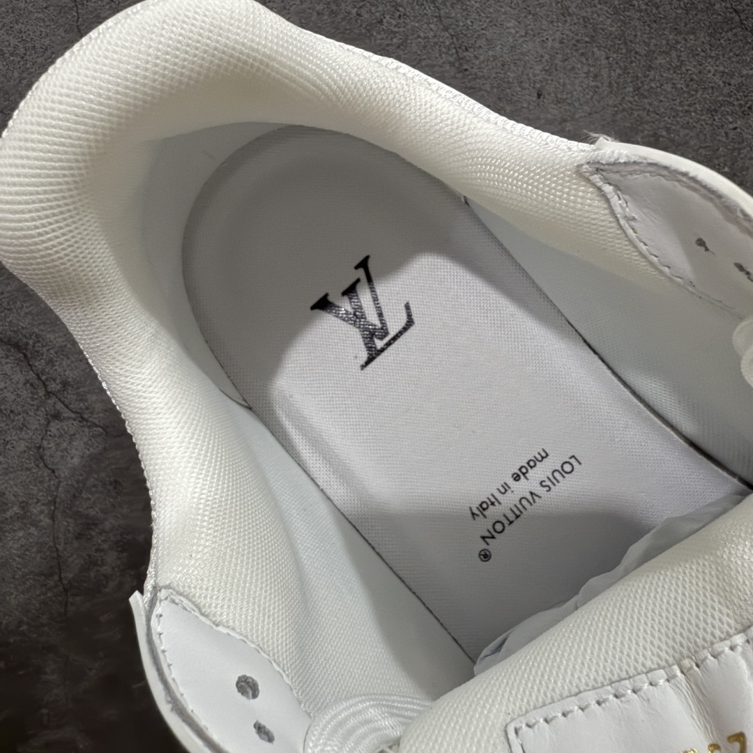 图片[8]-【天花板/Goat版】 市场最强版 没有之一的存在💪🏻 Louis Vuitton LV Trainer 系列全新版上架 手里有正品的可以对比下🆚懂货的看细节‼️ 此版品质是市场从未达到的新高度！ 整体版型 皮料 牛仔布的色差 压花纹路清晰度 后跟版型等等 都可以自行对比[机智]吊打市场所有货，怒甩十条街的那种，直接来正品对比图🆚，欢迎拿市场各大工厂的货来对比！ 尺码：35-45码-选品中心