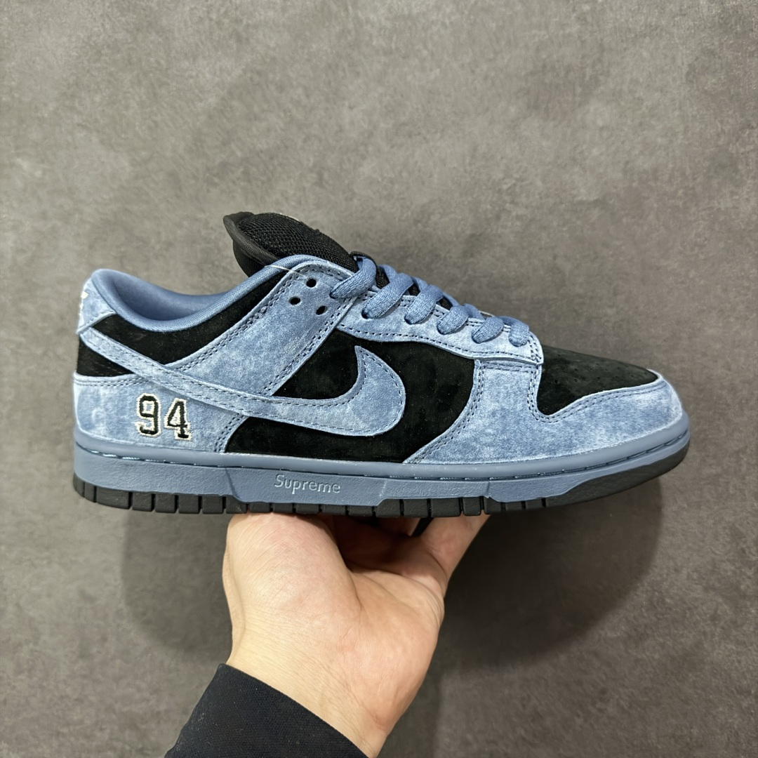 【公司级】Nike SB Dunk Low 高端定制联名 纯原大厂出品 极力推荐 原装头层材料 独家版型蒸餾加工 帶來的是更好的视觉和脚感体验 大厂纯原品质出货 清洁度 电绣工艺 皮料切割干净无任何毛边 细节完美 货号：HQ8487-400 尺码：36 36.5 37.5 38 38.5 39 40 40.5 41 42 42.5 43 44 44.5 45 编码：FSB250260-选品中心