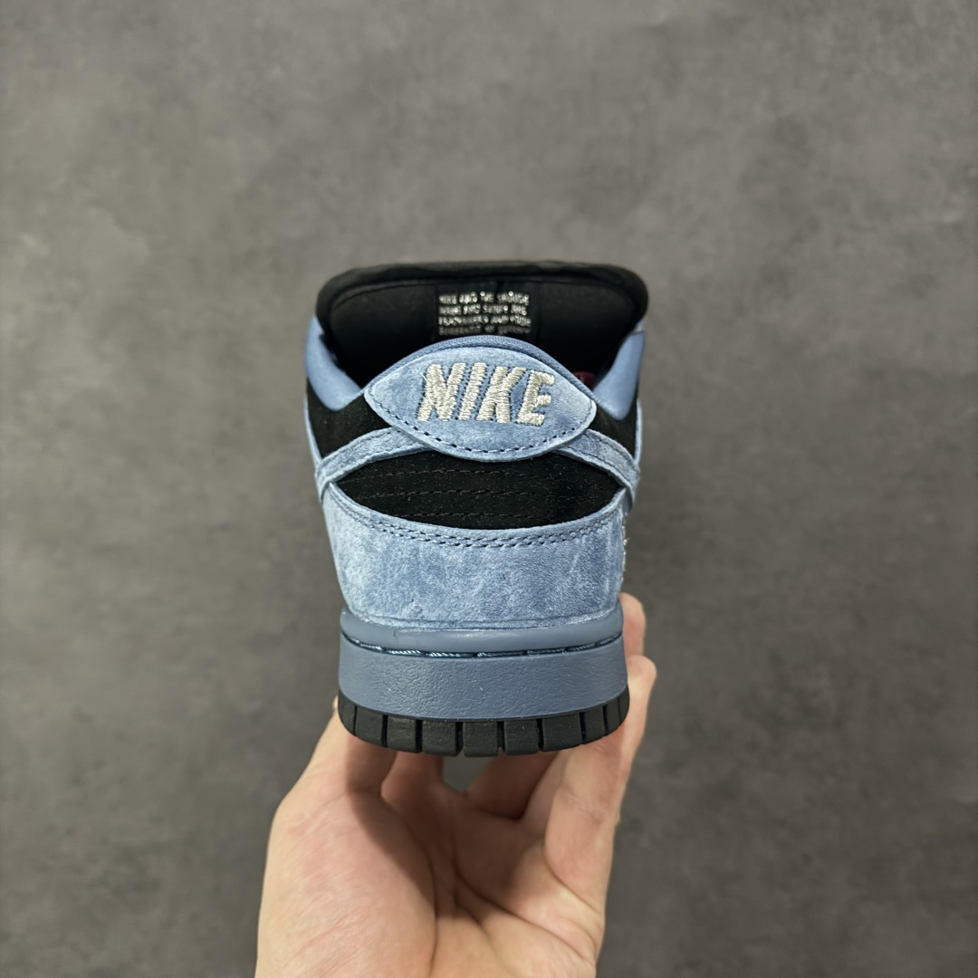 图片[4]-【公司级】Nike SB Dunk Low 高端定制联名 纯原大厂出品 极力推荐 原装头层材料 独家版型蒸餾加工 帶來的是更好的视觉和脚感体验 大厂纯原品质出货 清洁度 电绣工艺 皮料切割干净无任何毛边 细节完美 货号：HQ8487-400 尺码：36 36.5 37.5 38 38.5 39 40 40.5 41 42 42.5 43 44 44.5 45 编码：FSB250260-选品中心
