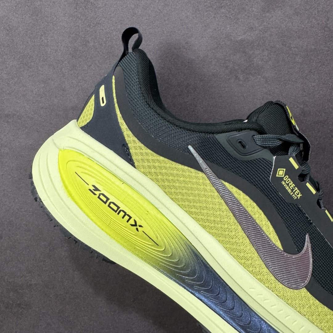 图片[6]-【纯原组合底】Nike VOMERO 18 GTX 耐克 舒适减震防滑 低帮跑步鞋 正确组合大底 正确真正gtx防水鞋面 全掌ReactX泡绵中底 前掌和后跟还配备了Air Zoom气垫单元 据说跑起来更快更舒适哦 这次最大的升级点 首次引入了ReactX泡绵 货号：HQ7002-300 尺码：35.5 36 36.5 37.5 38 38.5 39 40 40.5 41 42 42.5 43 44 45 编码：GLB240250-选品中心