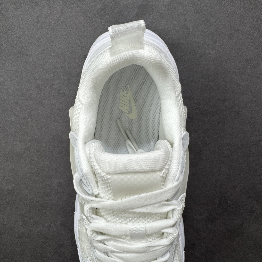 图片[7]-【公司级】Nike V2K Run 复古单品 复古老爹鞋跑步鞋 鞋款被命名为 Runtekk 设计上借鉴了 2000 年的跑鞋风格 配色上以金属银为主调 简练又有复古运动气质 材质上使用大面积网眼、皮革、1TPU 组成 支撑和透气性肯定不错 中底处由 Cushlon 泡绵打造 保证在压马路时可以提供优秀脚感 并通过一手做旧氧化效果突出复古感 中底造型很容易让大家联想到巴黎世家3XL 增高效果同样不能忽视 货号：HJ5269-100 尺码：35.5 36 36.5 37.5 38 38.5 39 40 40.5 41 编码：YQB240250-选品中心