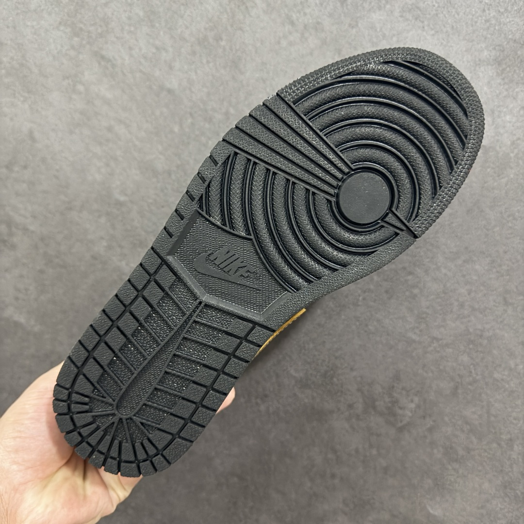 图片[9]-【公司级头层版】Air Jordan 1 High OG 高帮 AJ1 乔丹1代 aj1 乔1 高邦 金人吊牌 乔丹篮球鞋系列555088-032 采用正确头层皮组合荔枝纹头层皮革鞋面材质 中底注胶孔及缜密中底拉帮工艺 内置气垫及耐磨橡胶大底 尺码：36-47带半码-选品中心