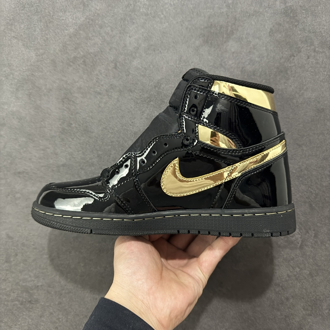 图片[2]-【公司级头层版】Air Jordan 1 High OG 高帮 AJ1 乔丹1代 aj1 乔1 高邦 金人吊牌 乔丹篮球鞋系列555088-032 采用正确头层皮组合荔枝纹头层皮革鞋面材质 中底注胶孔及缜密中底拉帮工艺 内置气垫及耐磨橡胶大底 尺码：36-47带半码-选品中心