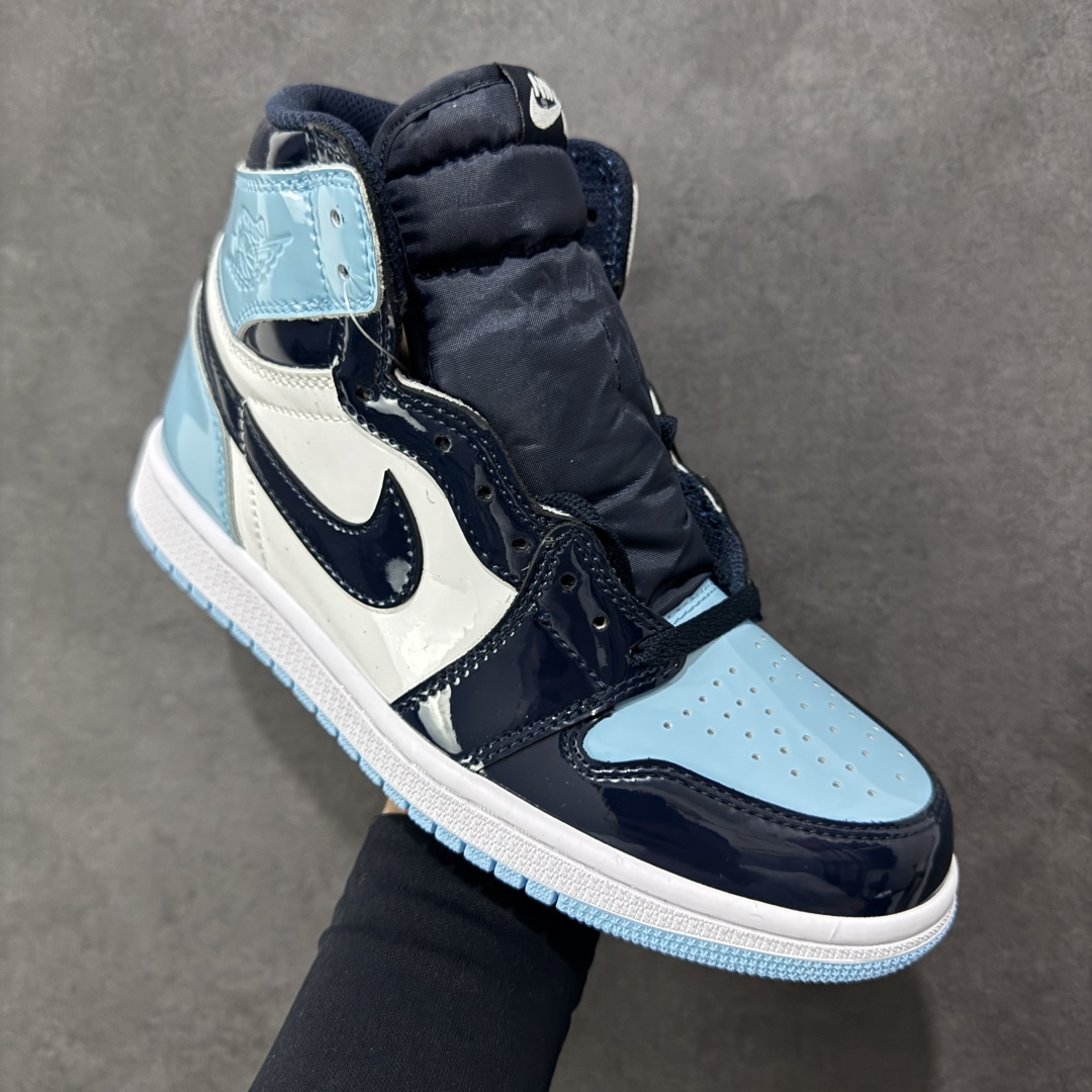 图片[3]-【公司级头层版】Air Jordan 1 High OG 高帮 AJ1 乔丹1代 aj1 乔1 高邦 金人吊牌 乔丹篮球鞋系列CD0461-401 采用正确头层皮组合荔枝纹头层皮革鞋面材质 中底注胶孔及缜密中底拉帮工艺 内置气垫及耐磨橡胶大底 尺码：36-47带半码-选品中心