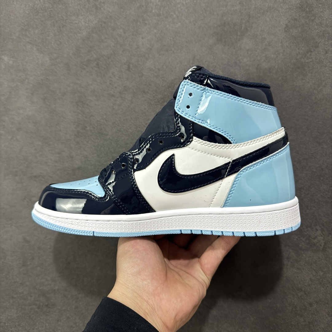 图片[2]-【公司级头层版】Air Jordan 1 High OG 高帮 AJ1 乔丹1代 aj1 乔1 高邦 金人吊牌 乔丹篮球鞋系列CD0461-401 采用正确头层皮组合荔枝纹头层皮革鞋面材质 中底注胶孔及缜密中底拉帮工艺 内置气垫及耐磨橡胶大底 尺码：36-47带半码-选品中心