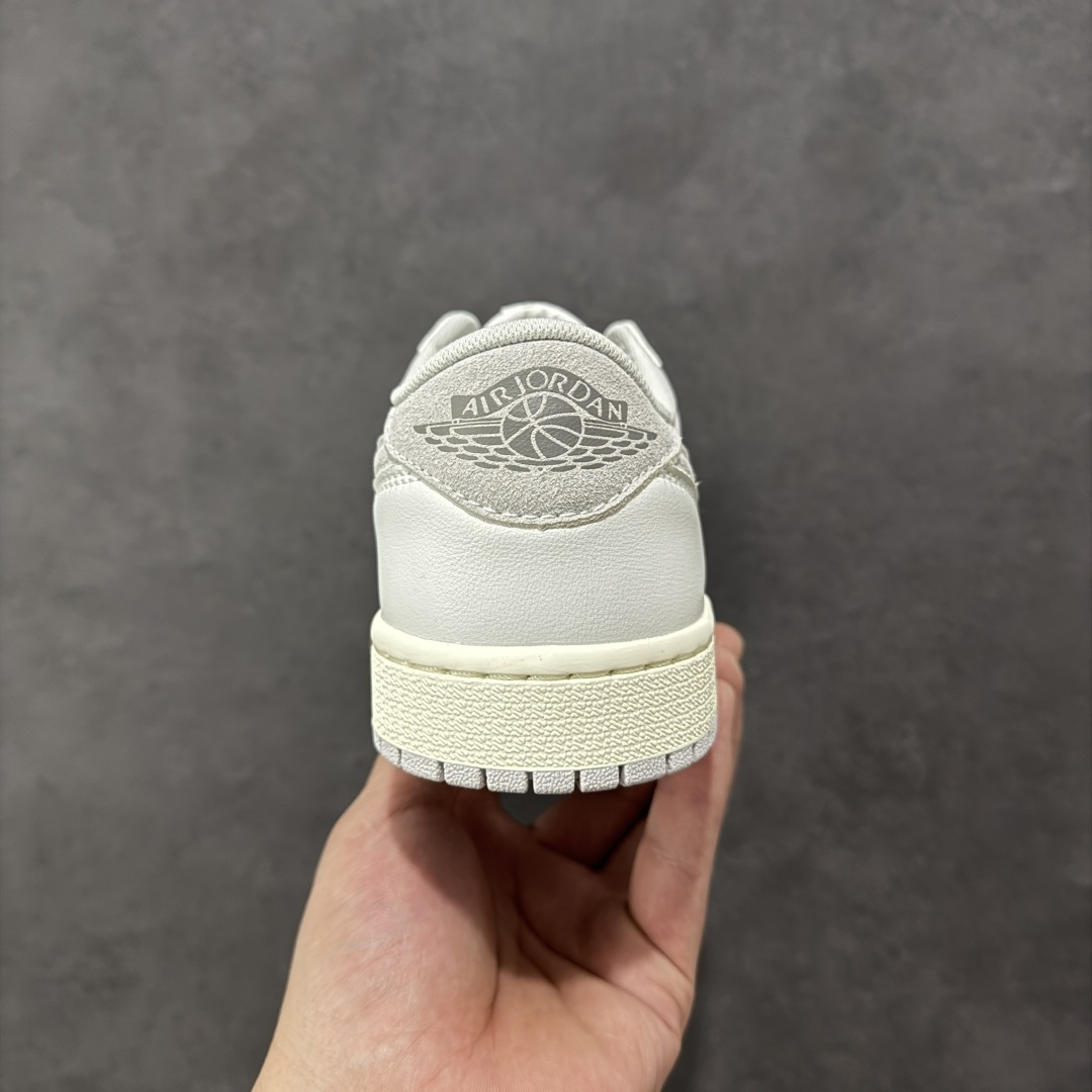 图片[4]-【H11版本】耐克Nike Air Jordan 1 AJ1经典复古经典低帮百搭文化篮球鞋 FB9933-100 公司级真标半码制#原档案原数据开发版型#采用荔枝纹头层皮革鞋面材质#原厂立体填充鞋舌海绵#中底注胶孔及缜密中底拉帮工艺#原数据开发模具大底 尺码：35.5 36 36.5 37.5 38 38.5 39 40 40.5 41 42 42.5 43 44 44.5 45 46 47.5 编码：H11B270280-选品中心