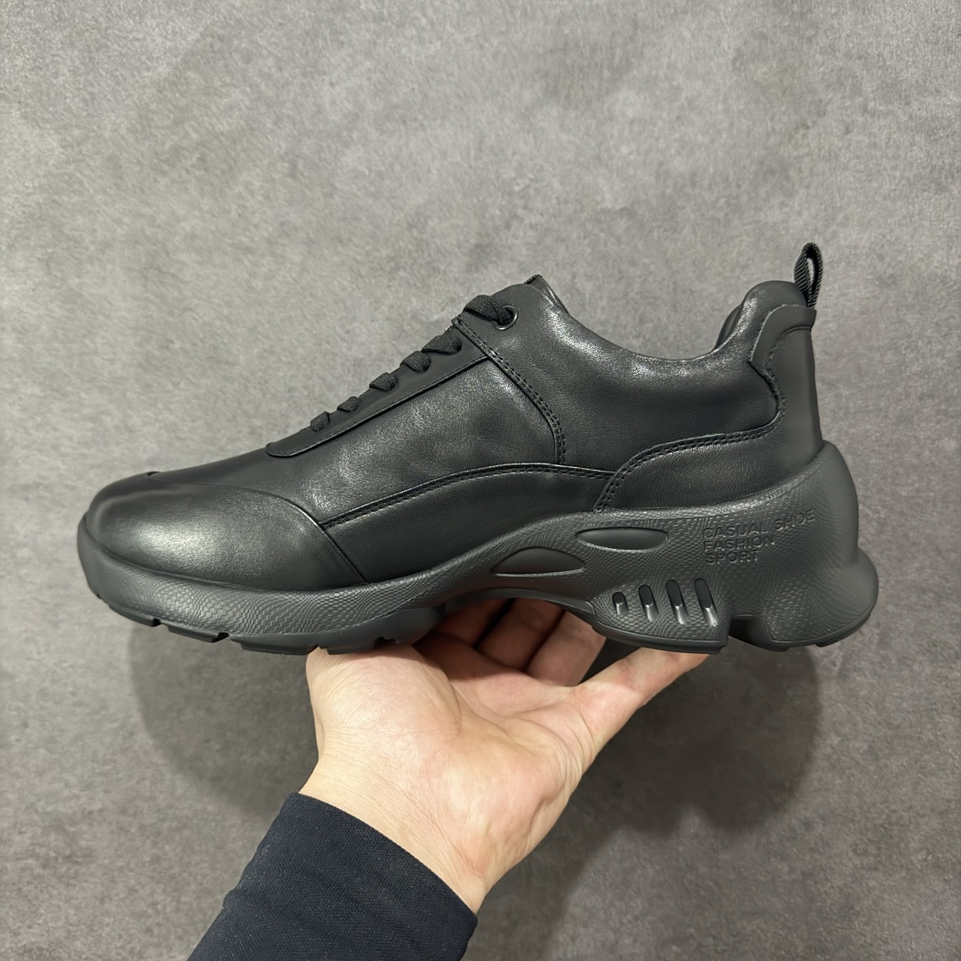 图片[2]-【广东纯原版本】Ecco 爱步 正装休闲系列男士套脚鞋 #版型简约大气耐看 精选头层小牛皮 皮面超软 纹理清晰 细腻 质感强 穿着舒适 档次高 便捷鞋带 套脚即穿 橡胶软底 天然橡胶 抗震防滑 耐磨耐折 轻便舒适 车线加固 软底软面 脚感一流真材实料 免检品质 质量保证 货号：882517-01001 尺码：38 39 40 41 42 43 44 皮鞋码-选品中心