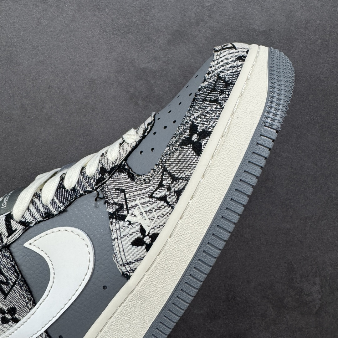 图片[5]-【定制版】Nike Air Force 1 Low 07 LV联名 空军一号低帮板鞋 原楦头原纸板 打造纯正空军版型 专注外贸渠道 全掌内置蜂窝气垫 原盒配件 原厂中底钢印、拉帮完美 货号：XS1958-583 尺码：36-45-选品中心