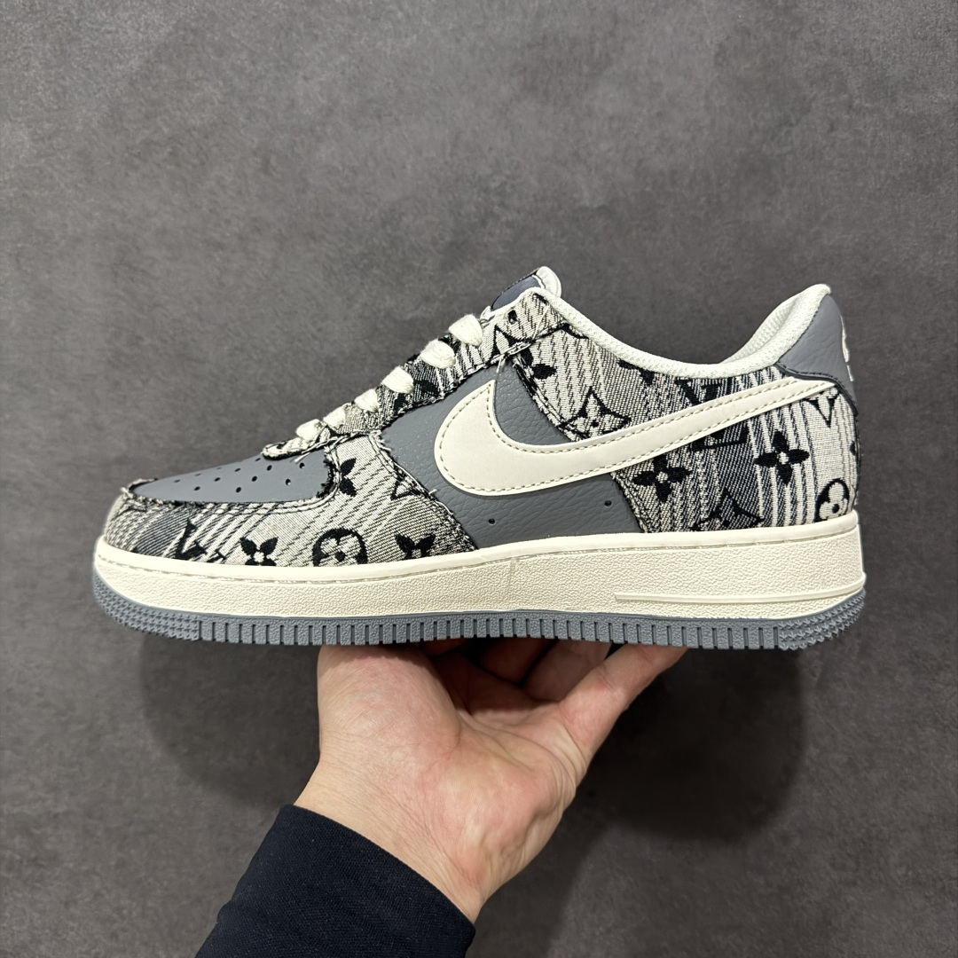 图片[2]-【定制版】Nike Air Force 1 Low 07 LV联名 空军一号低帮板鞋 原楦头原纸板 打造纯正空军版型 专注外贸渠道 全掌内置蜂窝气垫 原盒配件 原厂中底钢印、拉帮完美 货号：XS1958-583 尺码：36-45-选品中心