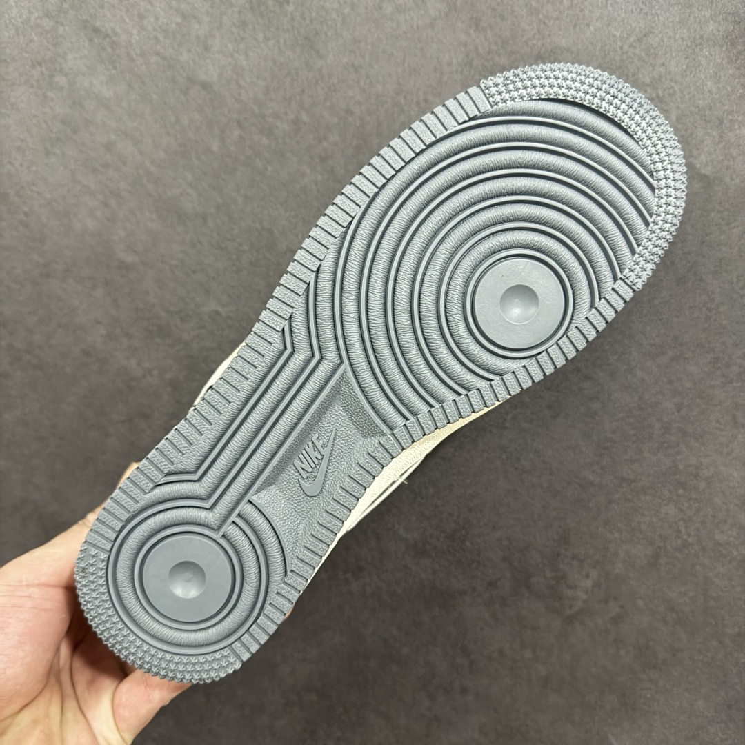 图片[9]-【定制版】Nike Air Force 1 Low 07 LV联名 空军一号低帮板鞋 原楦头原纸板 打造纯正空军版型 专注外贸渠道 全掌内置蜂窝气垫 原盒配件 原厂中底钢印、拉帮完美 货号：XS1958-583 尺码：36-45-选品中心