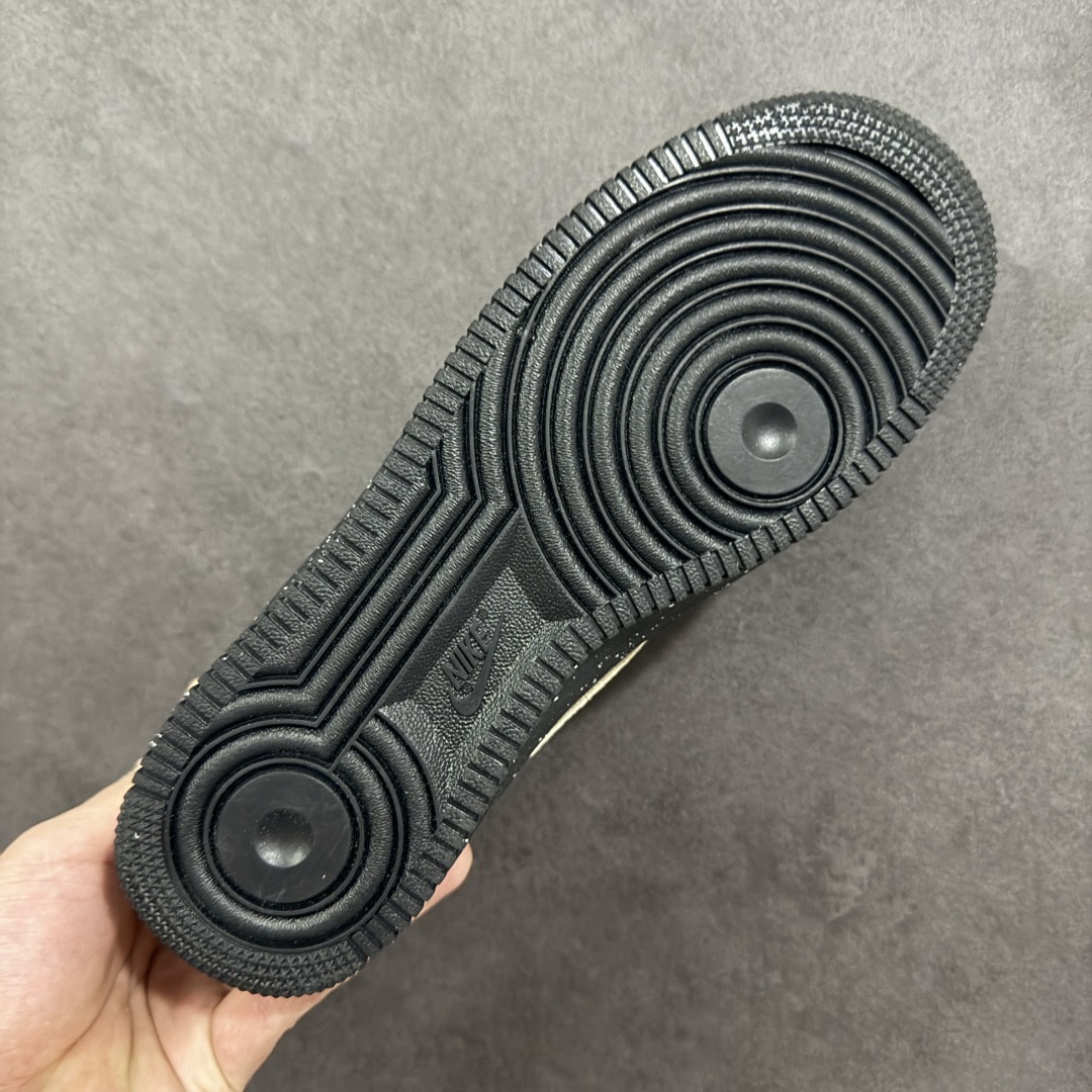 图片[9]-【定制版】NIke Air Force 1 \’07 Low “LV联名–墨黑星点” 空军一号低帮 运动鞋 休闲鞋 折边针车 工艺难度大 原楦头原纸板 高端定制鞋盒 原厂鞋底 超高清洁度 细节完美 货号：NH0601-586 尺码：36 36.5 37.5 38 38.5 39 40 40.5 41 42 42.5 43 44 44.5 45 编码：HXSB310320-选品中心