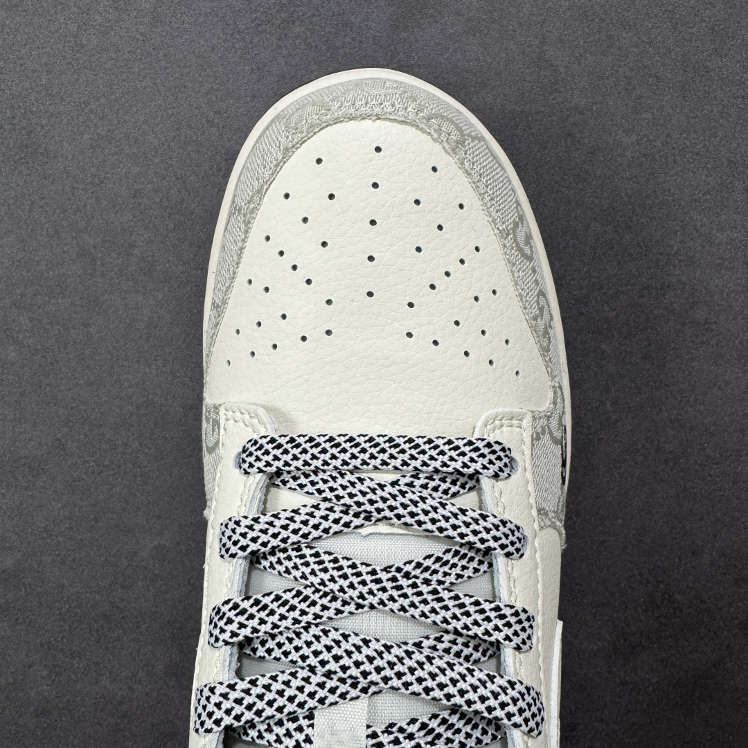 图片[8]-【定制版】Nike SB Dunk Low 古驰联名 米黑牛仔布 周年高端定制 低帮休闲板鞋 #定制鞋盒 大厂纯原品质出货 超高清洁度 皮料切割干净无任何毛边 细节完美 货号：JP1628-077 尺码：36 36.5 37.5 38 38.5 39 40 40.5 41 42 42.5 43 44 44.5 45-选品中心