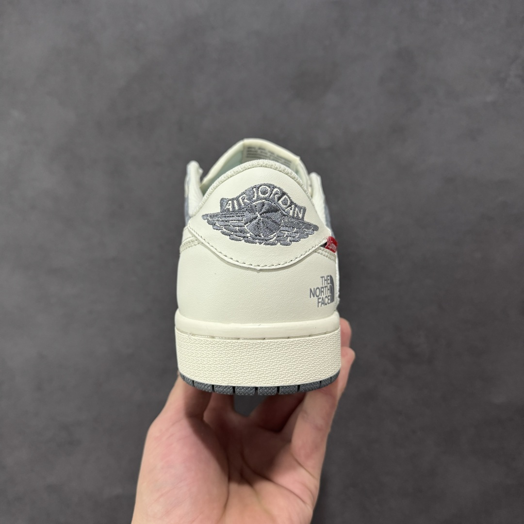 图片[4]-【定制版】Air Jordan 1 Low AJ1 乔1 北面联名 高端定制 倒钩低帮复古篮球鞋  #定制鞋盒 大厂纯原品质出货 超高清洁度 皮料切割干净无任何毛边 细节完美 货号：DM7866-126  尺码：36 36.5 37.5 38 36.5 39 40 40.5 41 42 42.5 43 44 44.5 45-选品中心