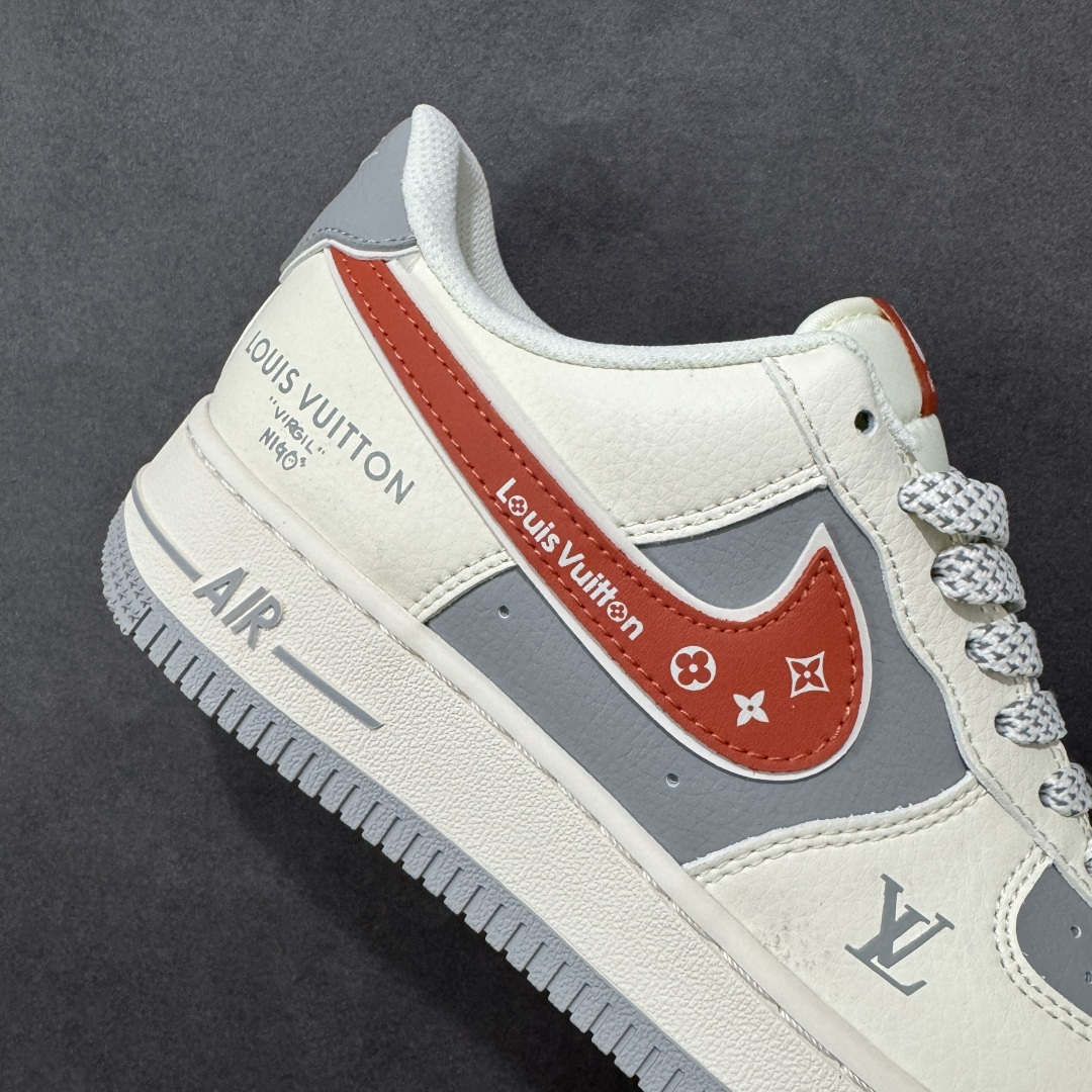 图片[6]-【定制版】Nike Air Force 1\’07 Low 联名 米灰红拼接 空军一号低帮休闲板鞋  #原楦头原纸板 原装鞋盒 定制五金配件 内置全掌气垫 原厂鞋底 货号：JP8028-070  尺码：36 36.5 37.5 38 38.5 39 40 40.5 41 42 42.5 43 44 44.5 45-选品中心