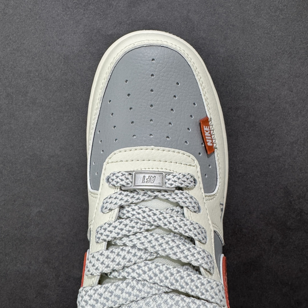 图片[8]-【定制版】Nike Air Force 1\’07 Low 联名 米灰红拼接 空军一号低帮休闲板鞋  #原楦头原纸板 原装鞋盒 定制五金配件 内置全掌气垫 原厂鞋底 货号：JP8028-070  尺码：36 36.5 37.5 38 38.5 39 40 40.5 41 42 42.5 43 44 44.5 45-选品中心