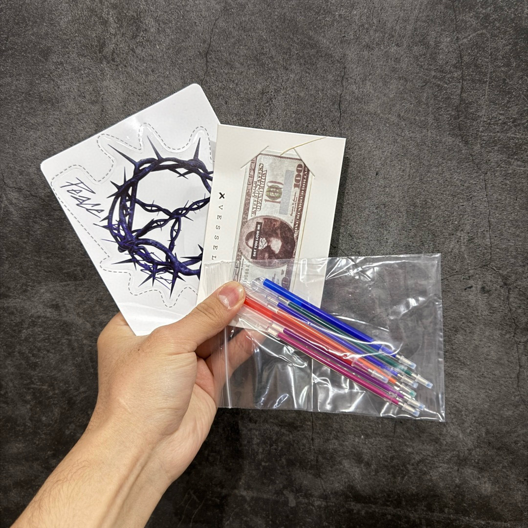 图片[9]-【莞顶礼盒版】xVESSEL × 吴建豪联名｜雪花酥Snowflake厚底增高板鞋】 ✨ #街头新宠 #甜酷有型 吴建豪亲自操刀设计，用「雪花酥」灵感颠覆传统板鞋基因！ 5cm隐形厚底暗藏心机，显高显腿长✔️ 软弹中底+防滑齿纹，暴走8小时不累脚👟 🎨 𝗖𝗢𝗖𝗛𝗼𝗜𝗰𝗲𝗿 三色狙击审美𝗧𝗼𝘁𝗽𝗼𝗶𝗻𝘁： ▫️「牛乳白」：软糯奶霜包裹鞋身，温柔狙击少女心 ▫️「奥利奥」：经典黑白漩涡纹，永不过时的𝗢𝘂𝘁𝗳𝗶𝘁𝗖位神器 ▫️「黑松露」：哑光麂皮𝗑金属细节，暗黑系𝗚𝗶𝗿𝗹𝗹𝗮𝘇必备𝗚𝗔𝗢级单品 🌟𝗗𝗲𝘀𝗶𝗴𝗻 𝗛𝗶𝗴𝗵𝗹𝗶𝗴𝗵𝘁： ✅解构式绑带𝗑异形后跟，每一步都踩在𝗧𝗼𝘁𝗽𝗼𝗶𝗻𝘁 ✅可拆卸雪花图腾配件，解锁𝟭𝟬𝟬𝟬+种穿搭姿势 ✅3M反光条暗藏𝗦𝗡𝗘𝗔𝗞𝗘𝗥𝗛𝗘𝗔𝗗彩蛋，夜行自带𝗙𝗼𝗰𝘂𝘀光效 尺码：35-45-选品中心