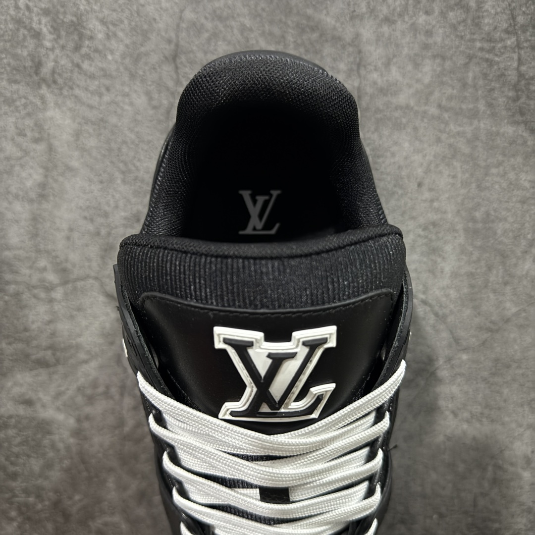 图片[8]-【天花板/Goat版】 市场最强版 没有之一的存在💪🏻 Louis Vuitton LV Trainer 系列全新版上架 手里有正品的可以对比下🆚懂货的看细节‼️ 此版品质是市场从未达到的新高度！ 整体版型 皮料 牛仔布的色差 压花纹路清晰度 后跟版型等等 都可以自行对比[机智]吊打市场所有货，怒甩十条街的那种，直接来正品对比图🆚，欢迎拿市场各大工厂的货来对比！ 尺码：35-45码-选品中心