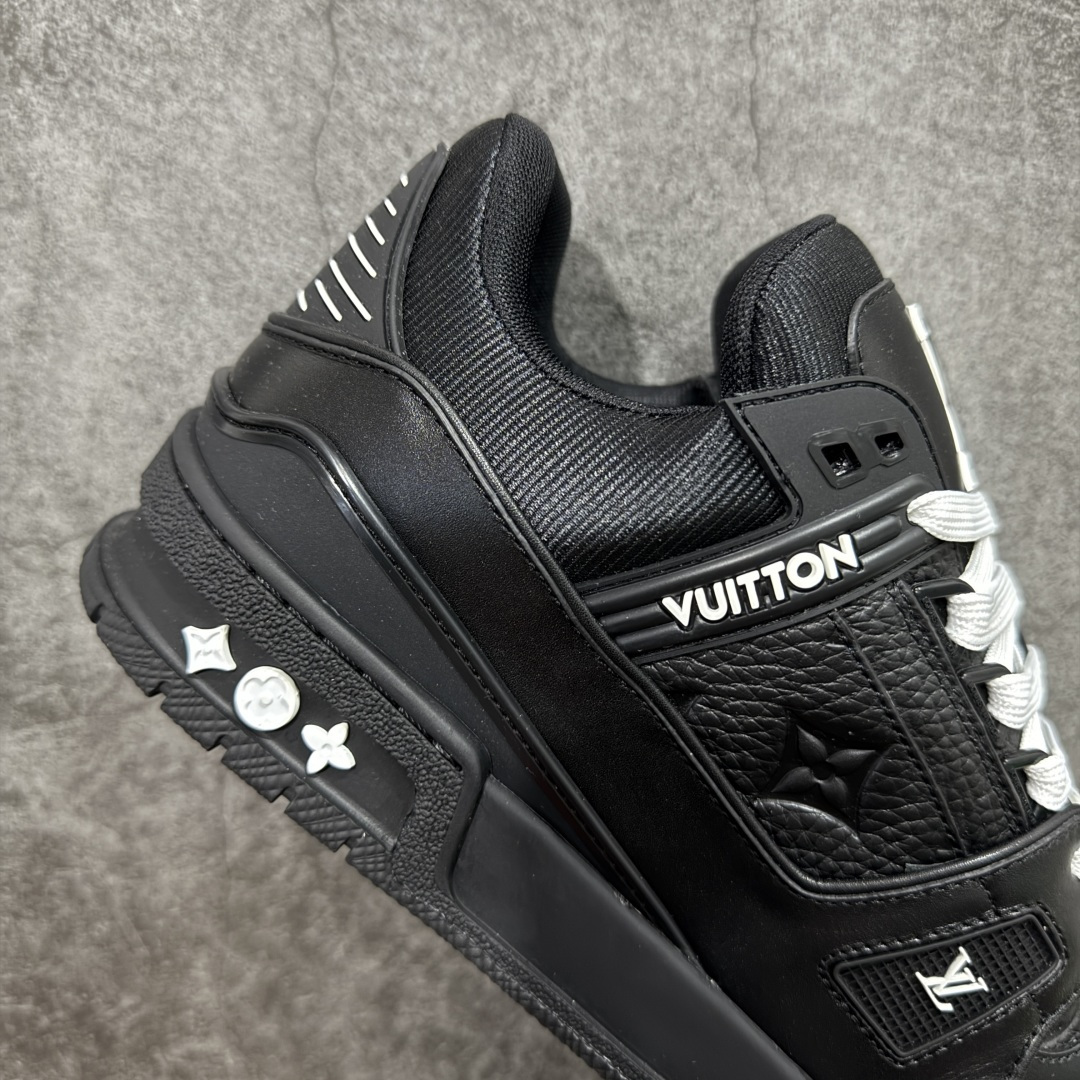 图片[7]-【天花板/Goat版】 市场最强版 没有之一的存在💪🏻 Louis Vuitton LV Trainer 系列全新版上架 手里有正品的可以对比下🆚懂货的看细节‼️ 此版品质是市场从未达到的新高度！ 整体版型 皮料 牛仔布的色差 压花纹路清晰度 后跟版型等等 都可以自行对比[机智]吊打市场所有货，怒甩十条街的那种，直接来正品对比图🆚，欢迎拿市场各大工厂的货来对比！ 尺码：35-45码-选品中心