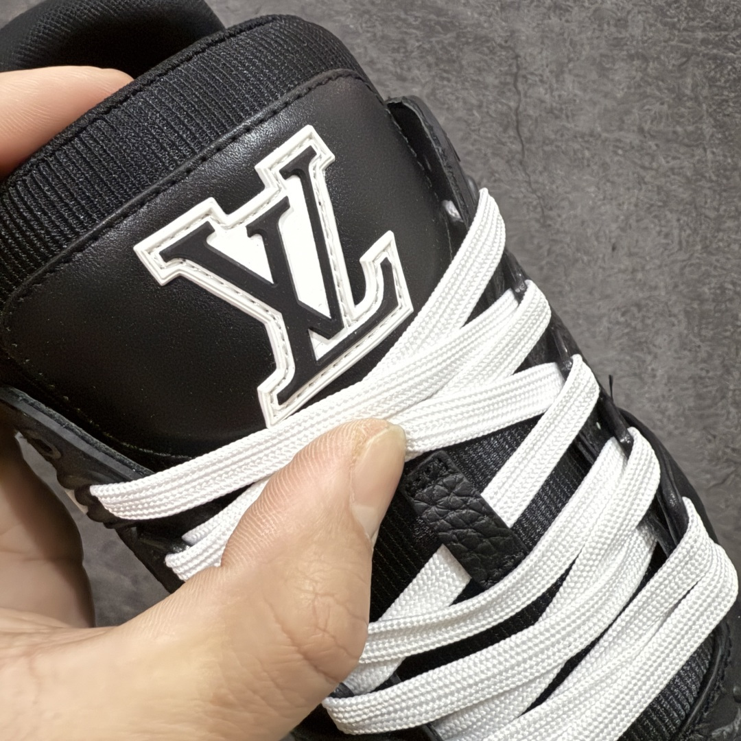 图片[6]-【天花板/Goat版】 市场最强版 没有之一的存在💪🏻 Louis Vuitton LV Trainer 系列全新版上架 手里有正品的可以对比下🆚懂货的看细节‼️ 此版品质是市场从未达到的新高度！ 整体版型 皮料 牛仔布的色差 压花纹路清晰度 后跟版型等等 都可以自行对比[机智]吊打市场所有货，怒甩十条街的那种，直接来正品对比图🆚，欢迎拿市场各大工厂的货来对比！ 尺码：35-45码-选品中心