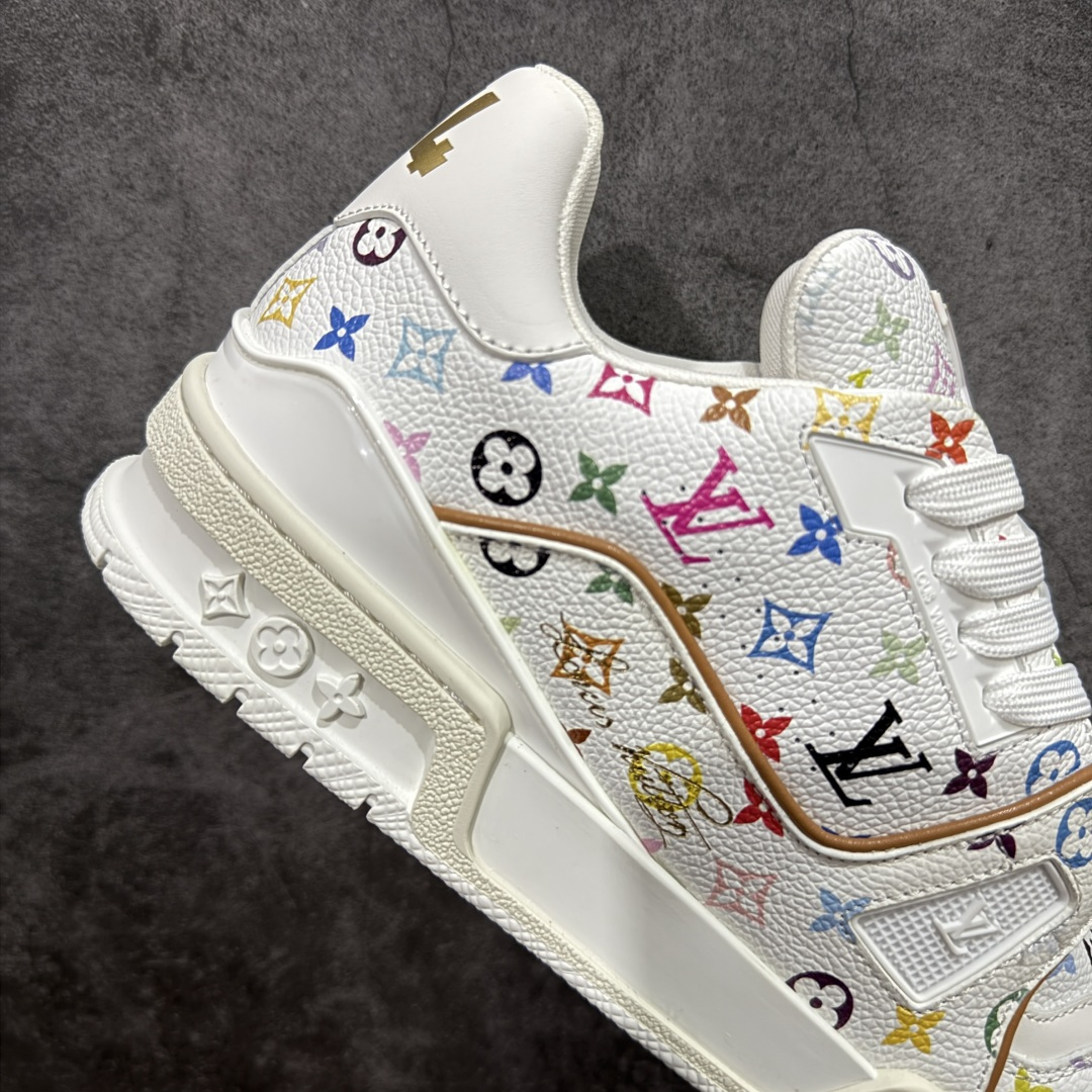 图片[7]-【天花板/Goat版】 市场最强版 没有之一的存在💪🏻 Louis Vuitton LV Trainer 系列全新版上架 手里有正品的可以对比下🆚懂货的看细节‼️ 此版品质是市场从未达到的新高度！ 整体版型 皮料 牛仔布的色差 压花纹路清晰度 后跟版型等等 都可以自行对比[机智]吊打市场所有货，怒甩十条街的那种，直接来正品对比图🆚，欢迎拿市场各大工厂的货来对比！ 尺码：35-45码-选品中心