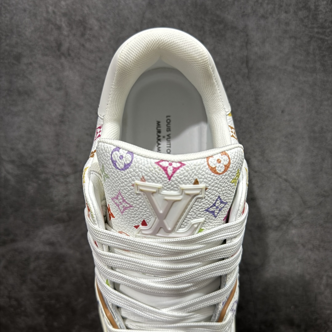 图片[8]-【天花板/Goat版】 市场最强版 没有之一的存在💪🏻 Louis Vuitton LV Trainer 系列全新版上架 手里有正品的可以对比下🆚懂货的看细节‼️ 此版品质是市场从未达到的新高度！ 整体版型 皮料 牛仔布的色差 压花纹路清晰度 后跟版型等等 都可以自行对比[机智]吊打市场所有货，怒甩十条街的那种，直接来正品对比图🆚，欢迎拿市场各大工厂的货来对比！ 尺码：35-45码-选品中心