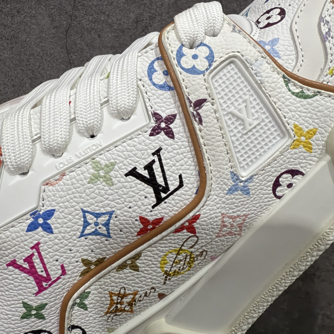 图片[4]-【天花板/Goat版】 市场最强版 没有之一的存在💪🏻 Louis Vuitton LV Trainer 系列全新版上架 手里有正品的可以对比下🆚懂货的看细节‼️ 此版品质是市场从未达到的新高度！ 整体版型 皮料 牛仔布的色差 压花纹路清晰度 后跟版型等等 都可以自行对比[机智]吊打市场所有货，怒甩十条街的那种，直接来正品对比图🆚，欢迎拿市场各大工厂的货来对比！ 尺码：35-45码-选品中心