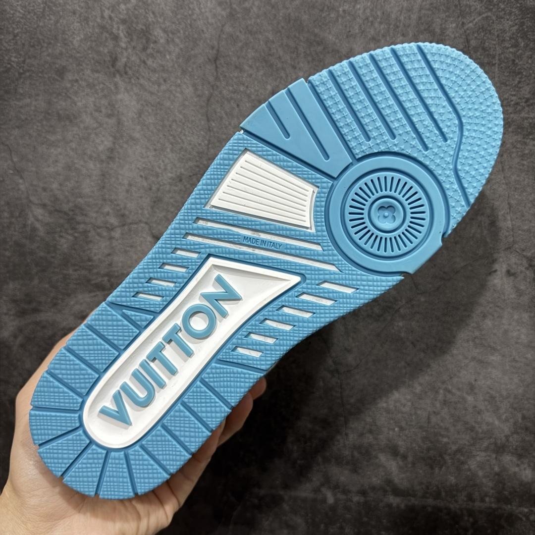 图片[9]-【天花板/Goat版】 市场最强版 没有之一的存在💪🏻 Louis Vuitton LV Trainer 系列全新版上架 手里有正品的可以对比下🆚懂货的看细节‼️ 此版品质是市场从未达到的新高度！ 整体版型 皮料 牛仔布的色差 压花纹路清晰度 后跟版型等等 都可以自行对比[机智]吊打市场所有货，怒甩十条街的那种，直接来正品对比图🆚，欢迎拿市场各大工厂的货来对比！ 尺码：35-45码-选品中心