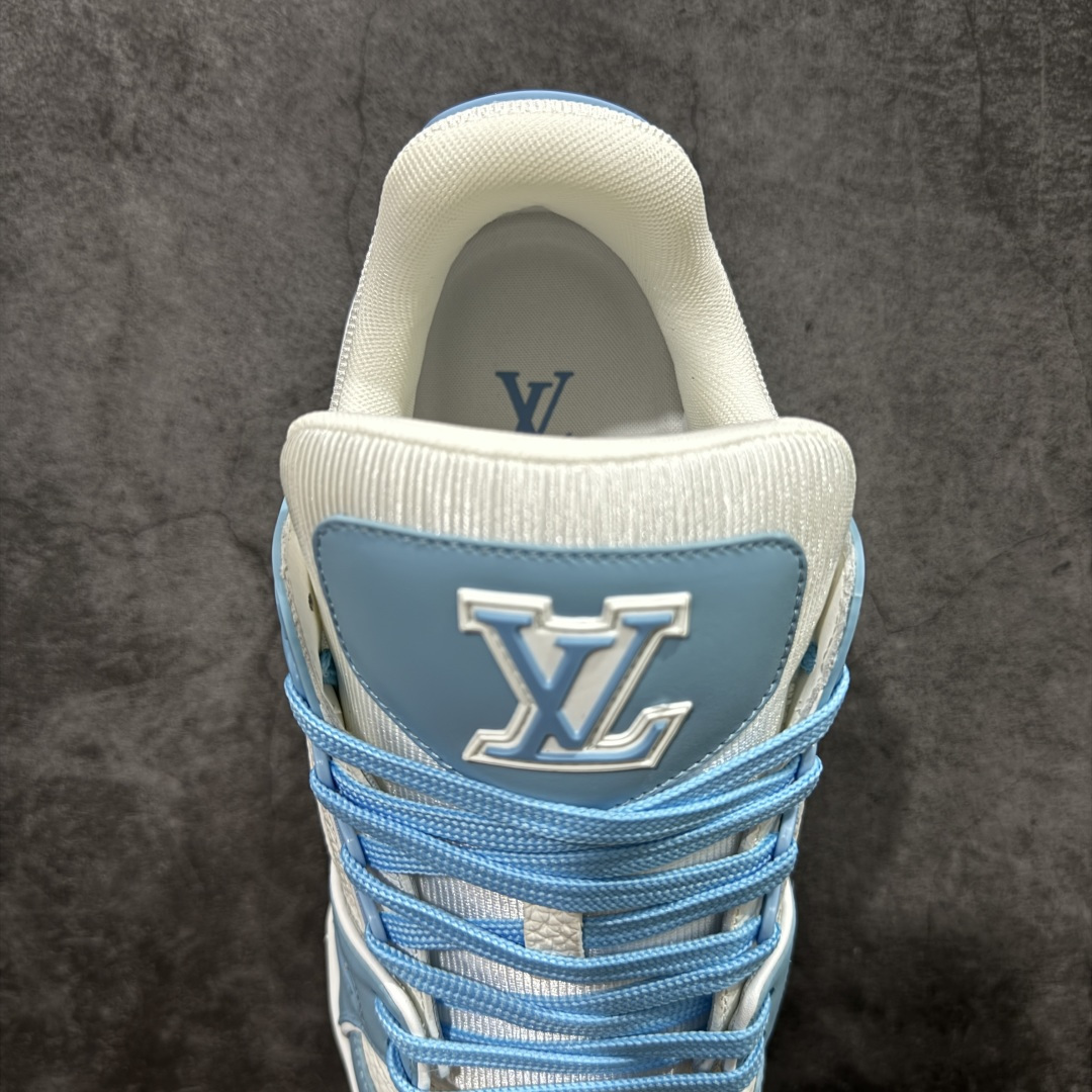 图片[8]-【天花板/Goat版】 市场最强版 没有之一的存在💪🏻 Louis Vuitton LV Trainer 系列全新版上架 手里有正品的可以对比下🆚懂货的看细节‼️ 此版品质是市场从未达到的新高度！ 整体版型 皮料 牛仔布的色差 压花纹路清晰度 后跟版型等等 都可以自行对比[机智]吊打市场所有货，怒甩十条街的那种，直接来正品对比图🆚，欢迎拿市场各大工厂的货来对比！ 尺码：35-45码-选品中心