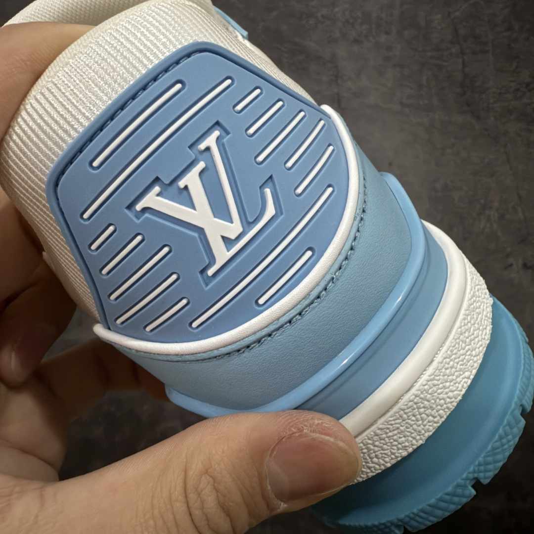 图片[2]-【天花板/Goat版】 市场最强版 没有之一的存在💪🏻 Louis Vuitton LV Trainer 系列全新版上架 手里有正品的可以对比下🆚懂货的看细节‼️ 此版品质是市场从未达到的新高度！ 整体版型 皮料 牛仔布的色差 压花纹路清晰度 后跟版型等等 都可以自行对比[机智]吊打市场所有货，怒甩十条街的那种，直接来正品对比图🆚，欢迎拿市场各大工厂的货来对比！ 尺码：35-45码-选品中心